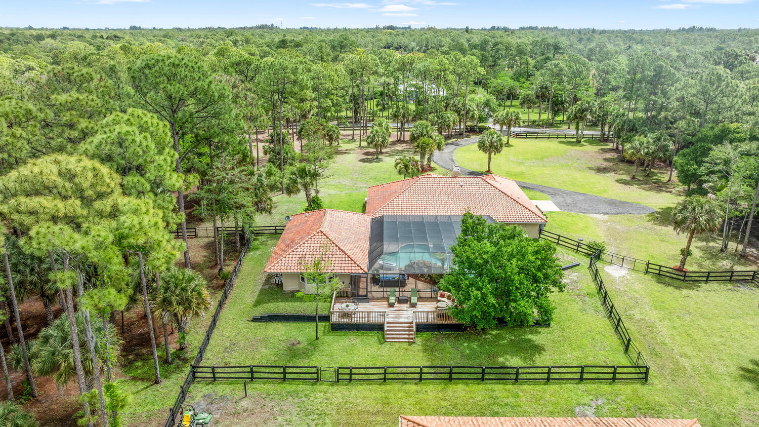 2559 Palm Deer Drive Property Photo 15