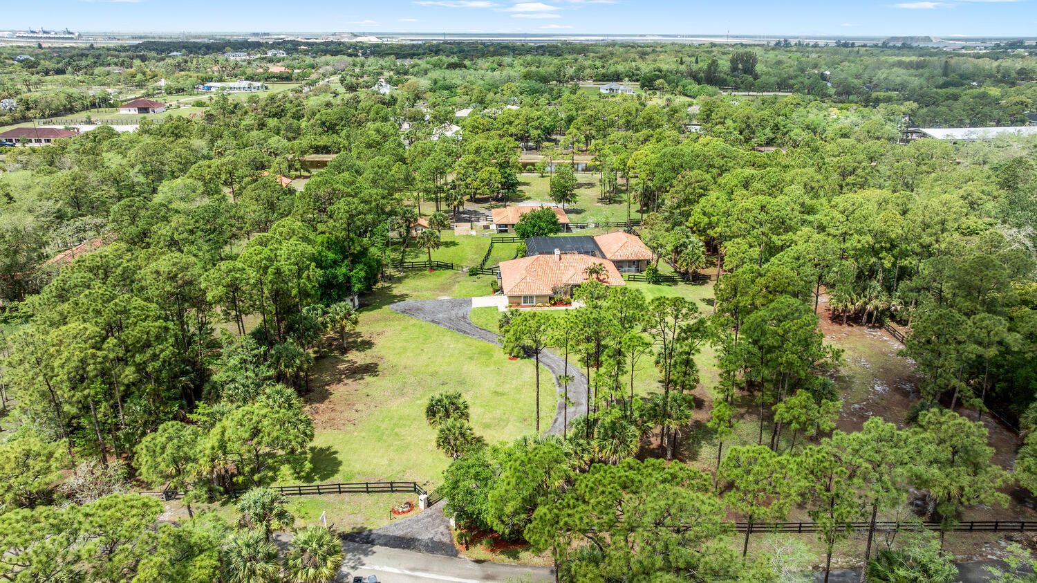2559 Palm Deer Drive Property Photo 23