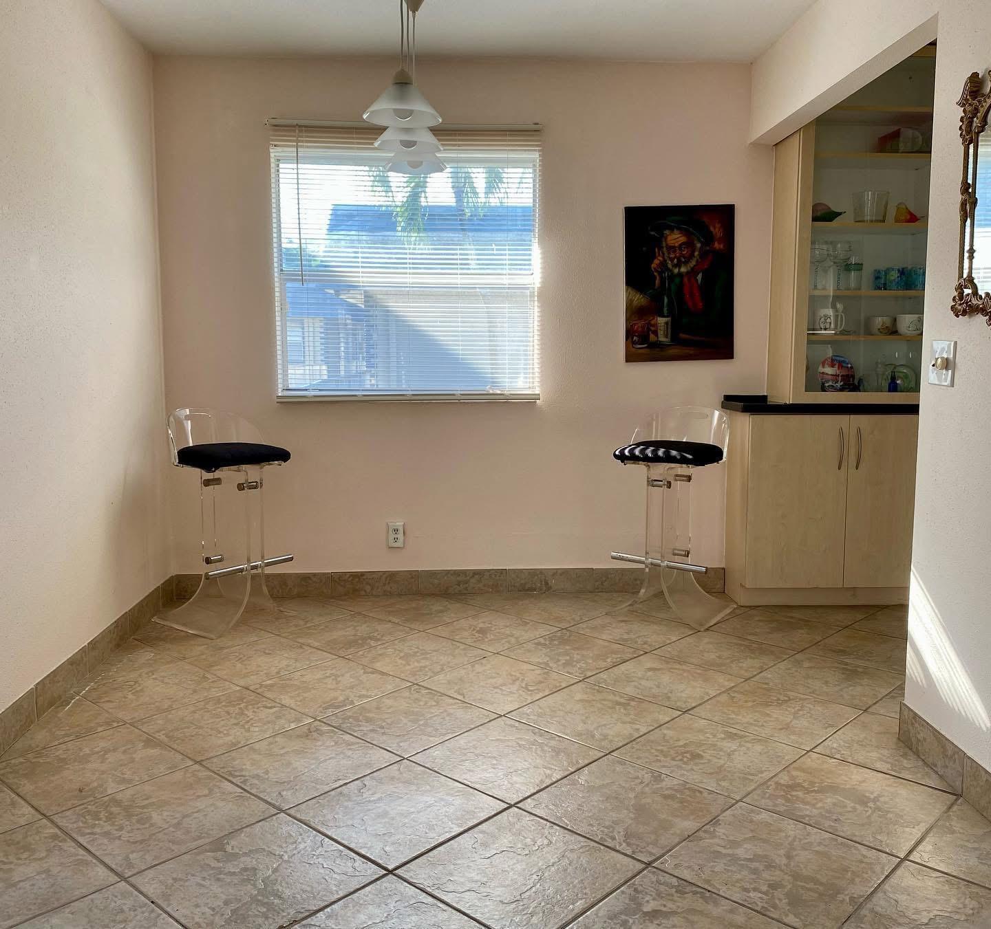 568 Brittany L Property Photo 4