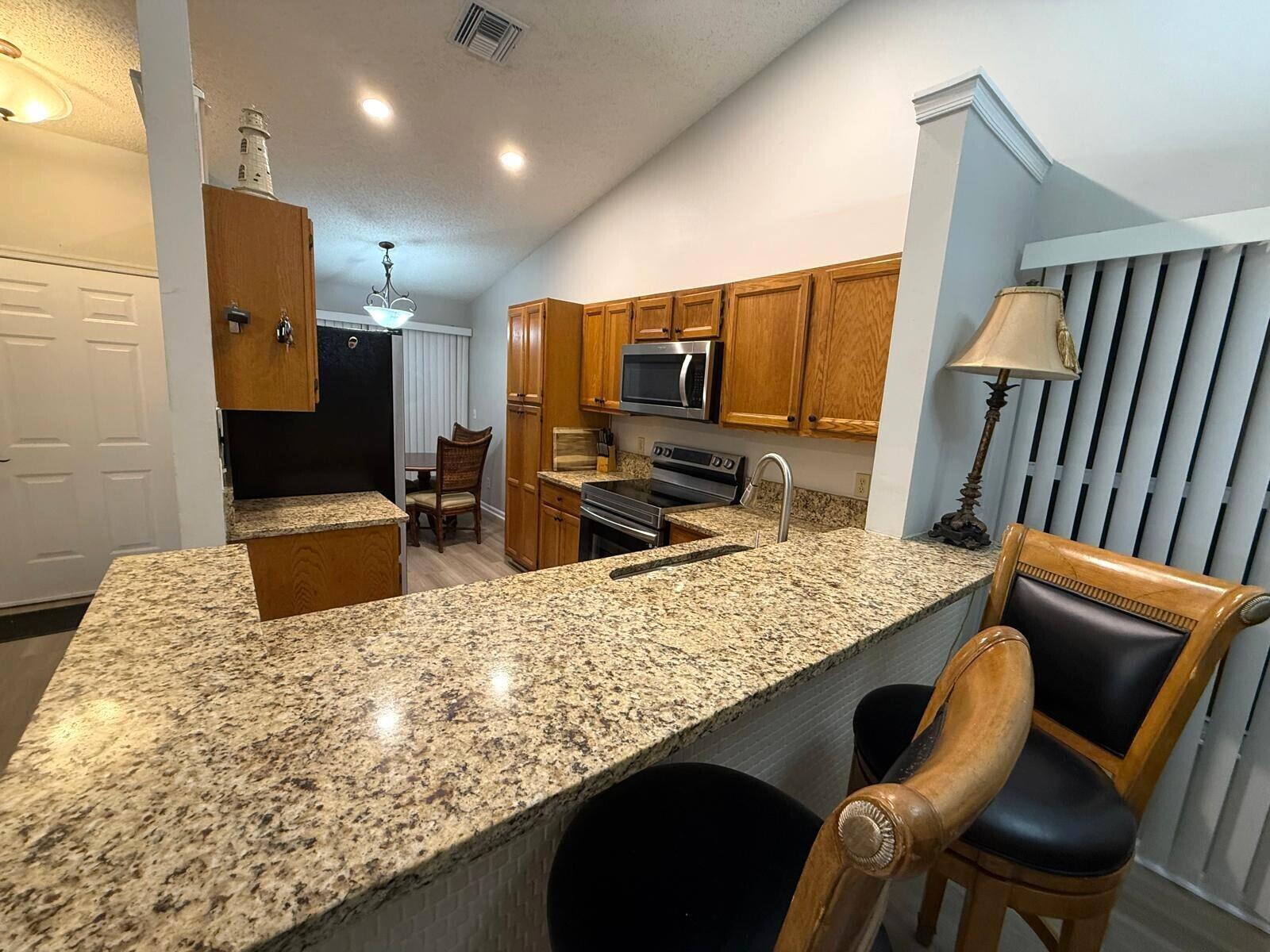 12718 Westhampton Circle Property Photo 4
