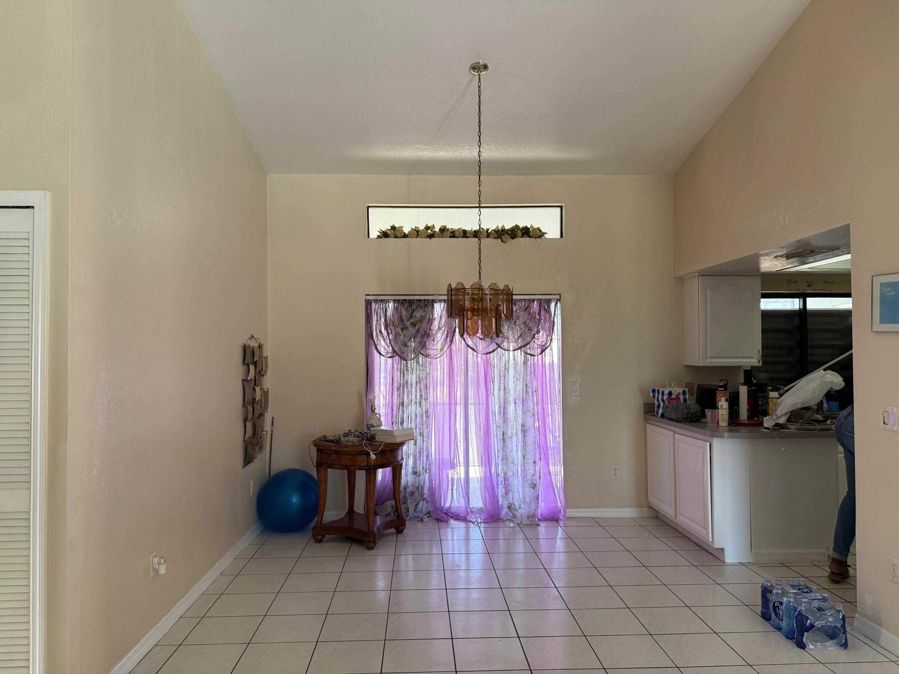 319 Se 27th Street Property Photo 3