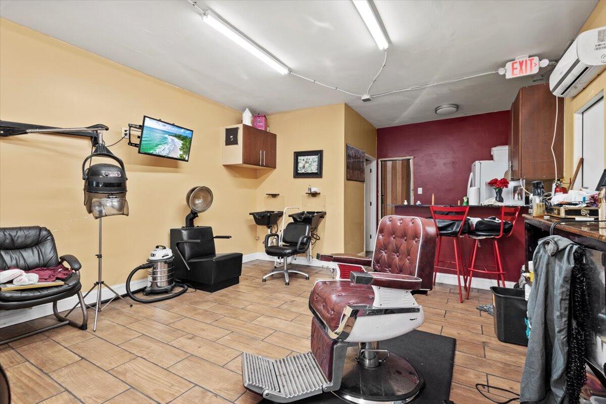 1504 N Sapodilla Avenue Property Photo 22
