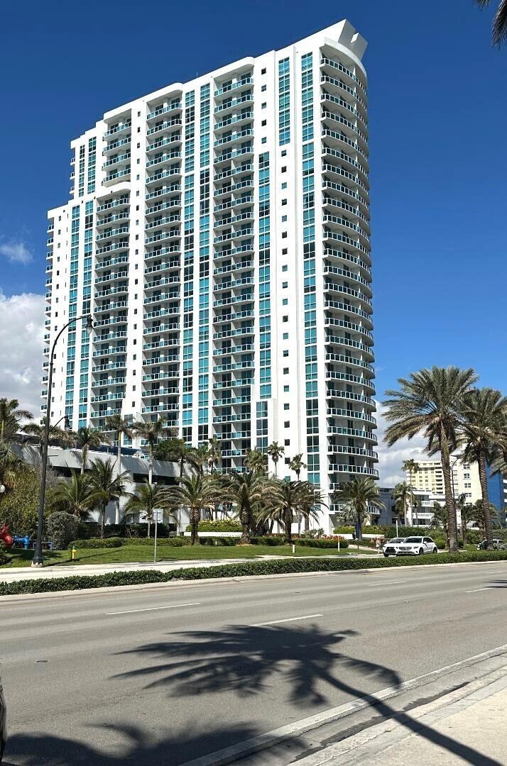 1945 S Ocean Drive 609 Property Photo 14