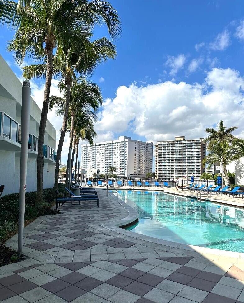 1945 S Ocean Drive 609 Property Photo 26