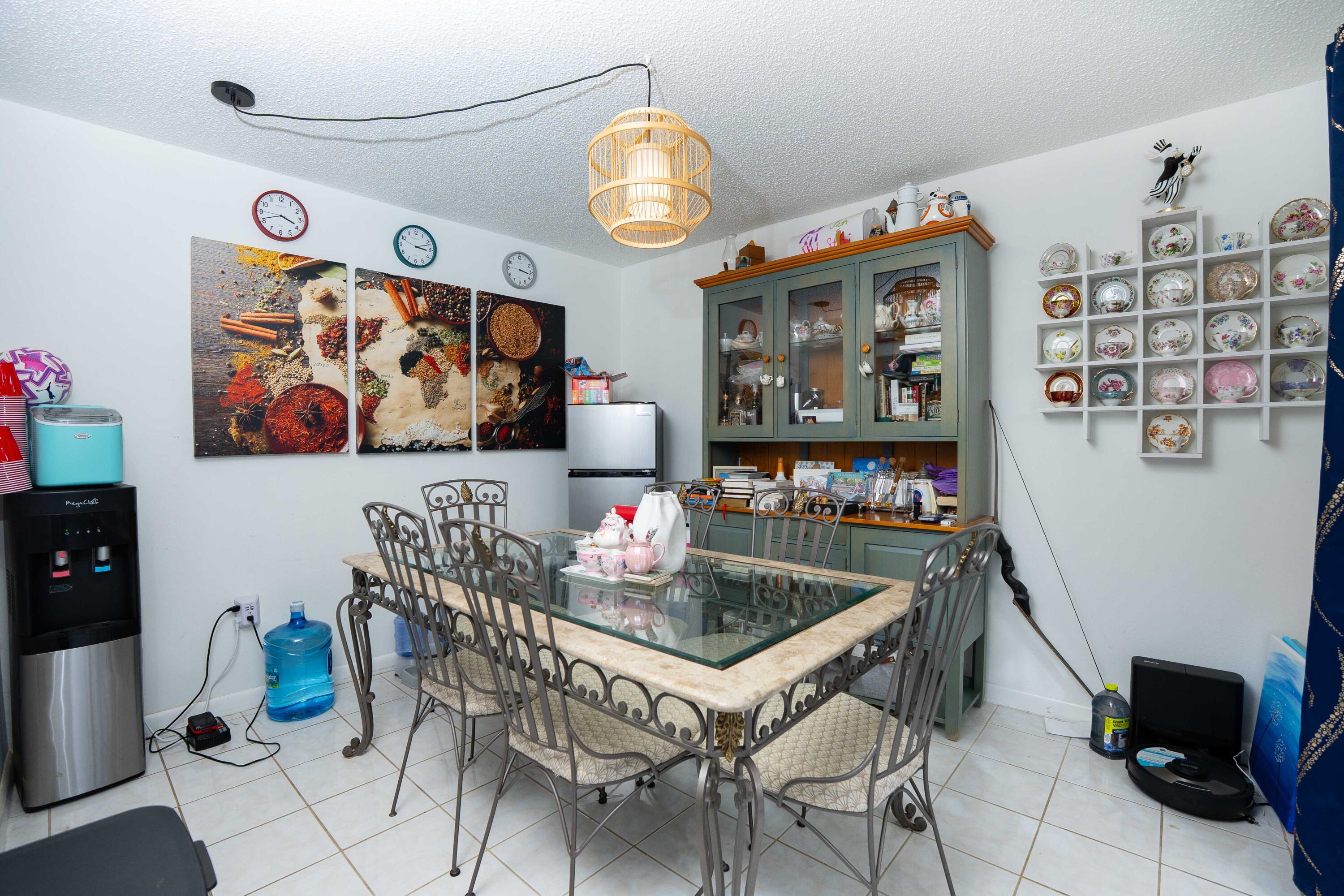 2811 Stoneway Lane B Property Photo 5
