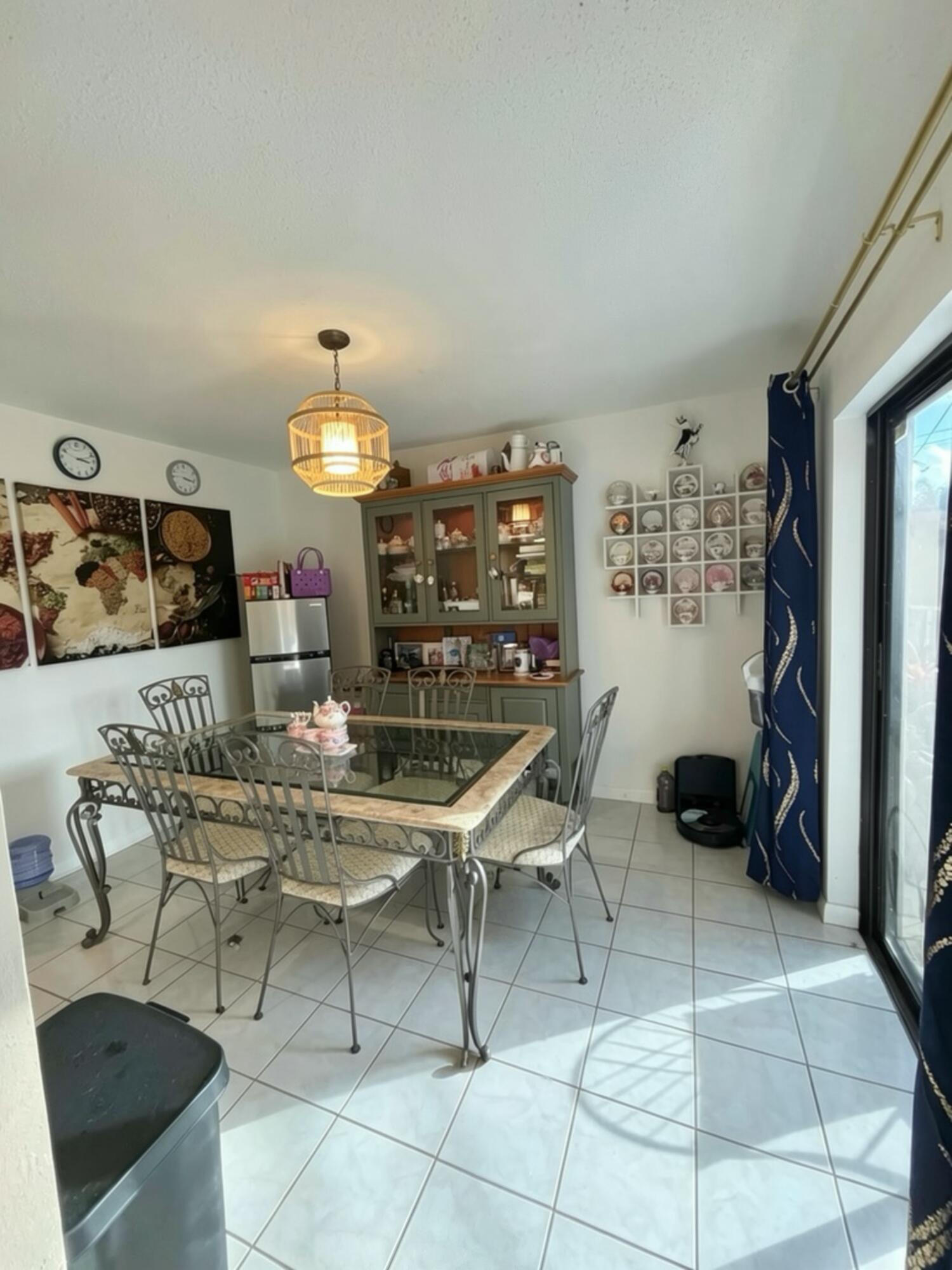 2811 Stoneway Lane B Property Photo 9