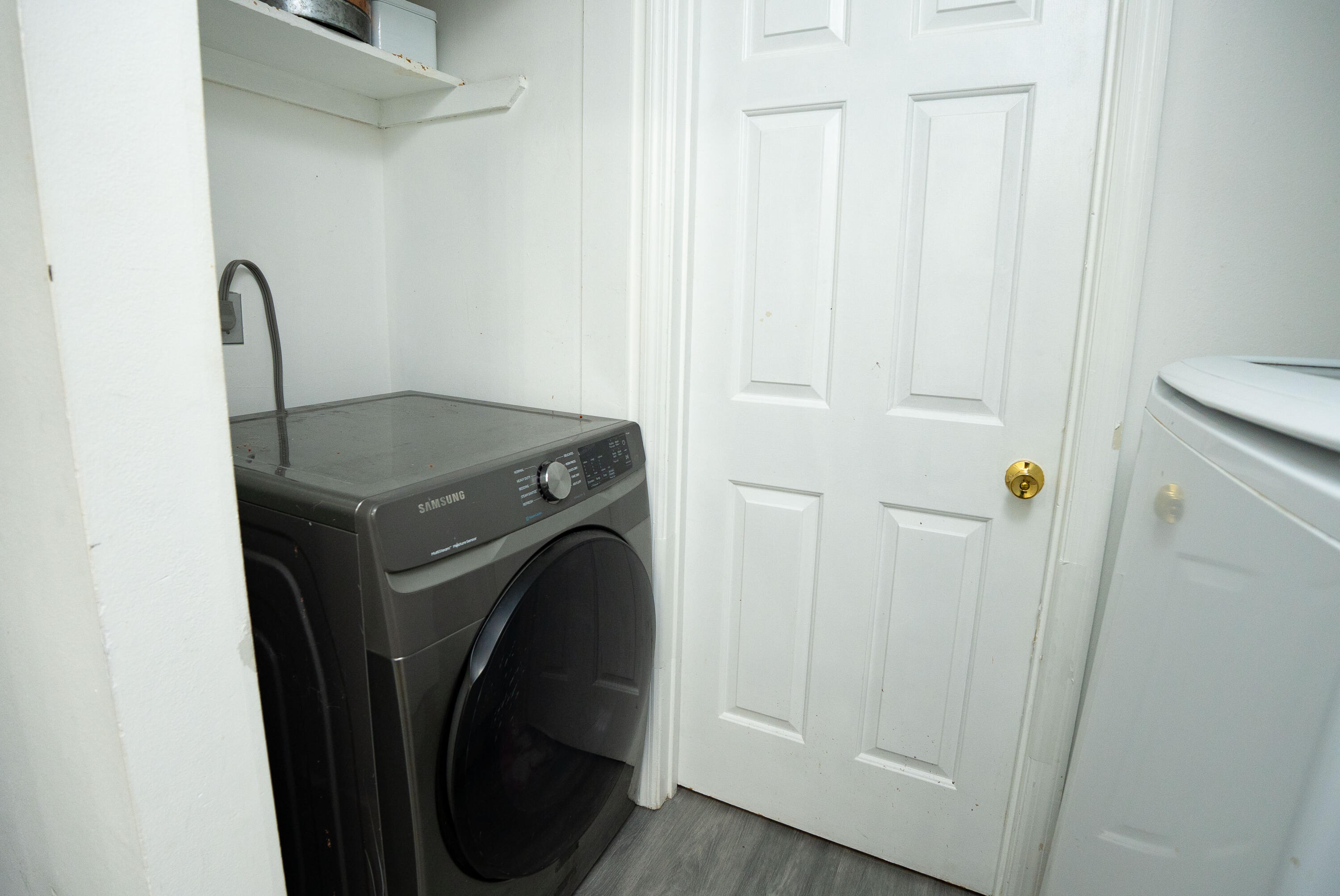 2811 Stoneway Lane B Property Photo 18