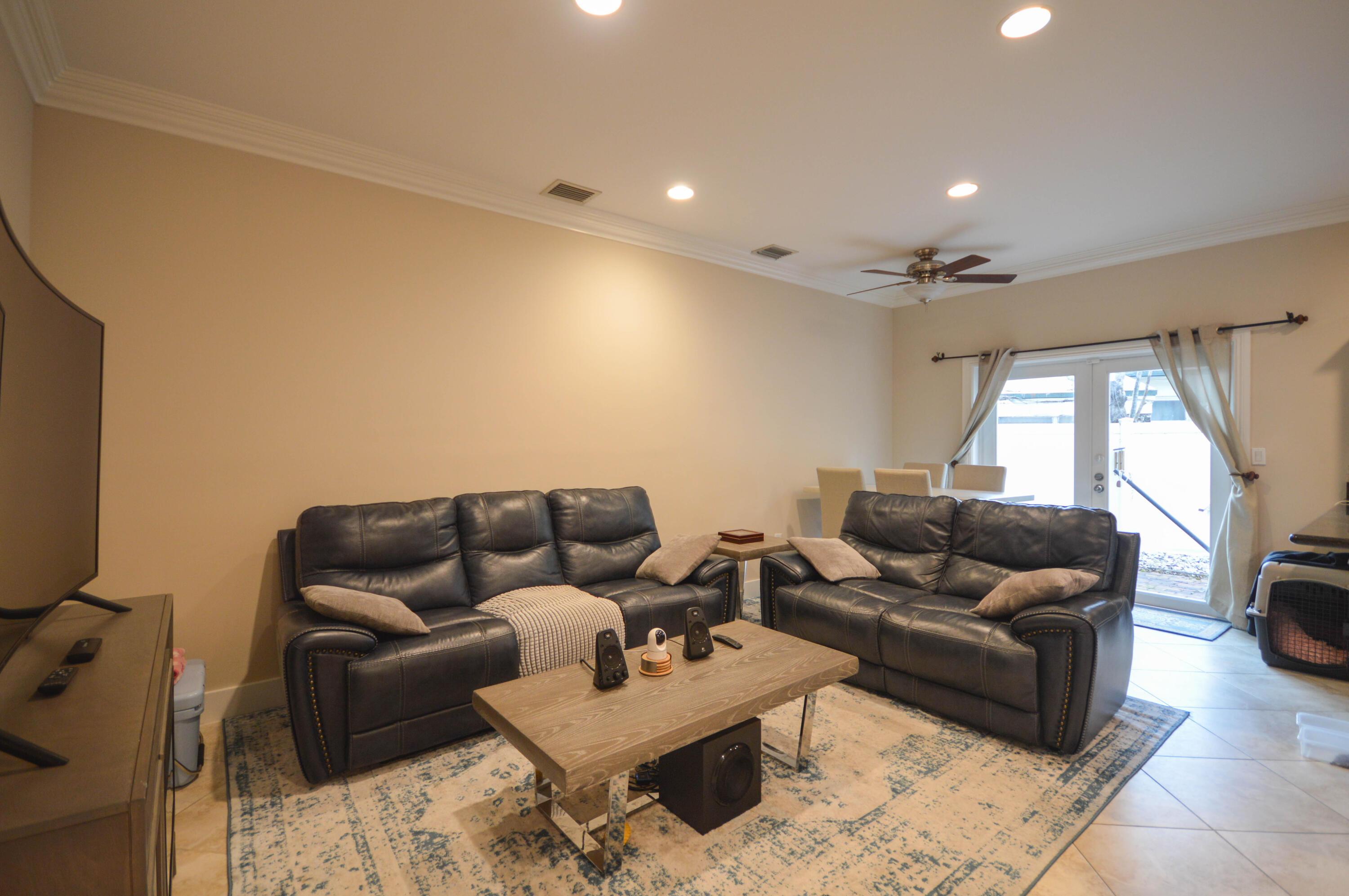 B26014221 Property Photo 2