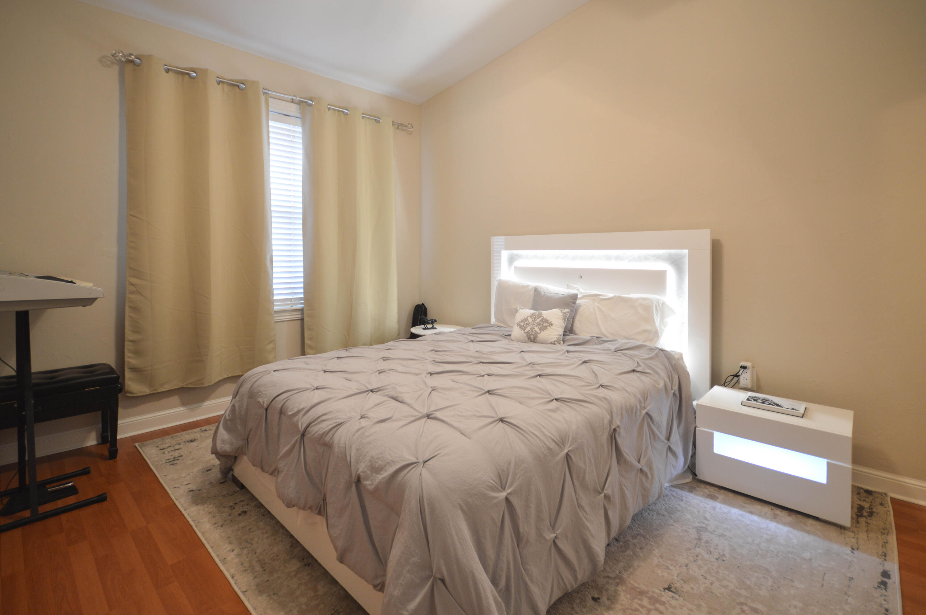 B26014221 Property Photo 9
