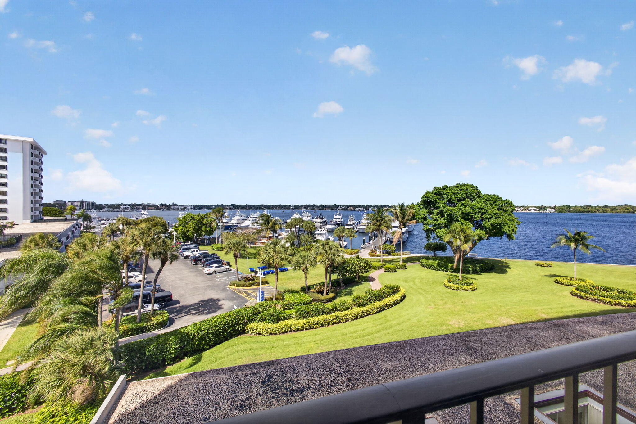 136 Lakeshore Drive 511 Property Photo 1