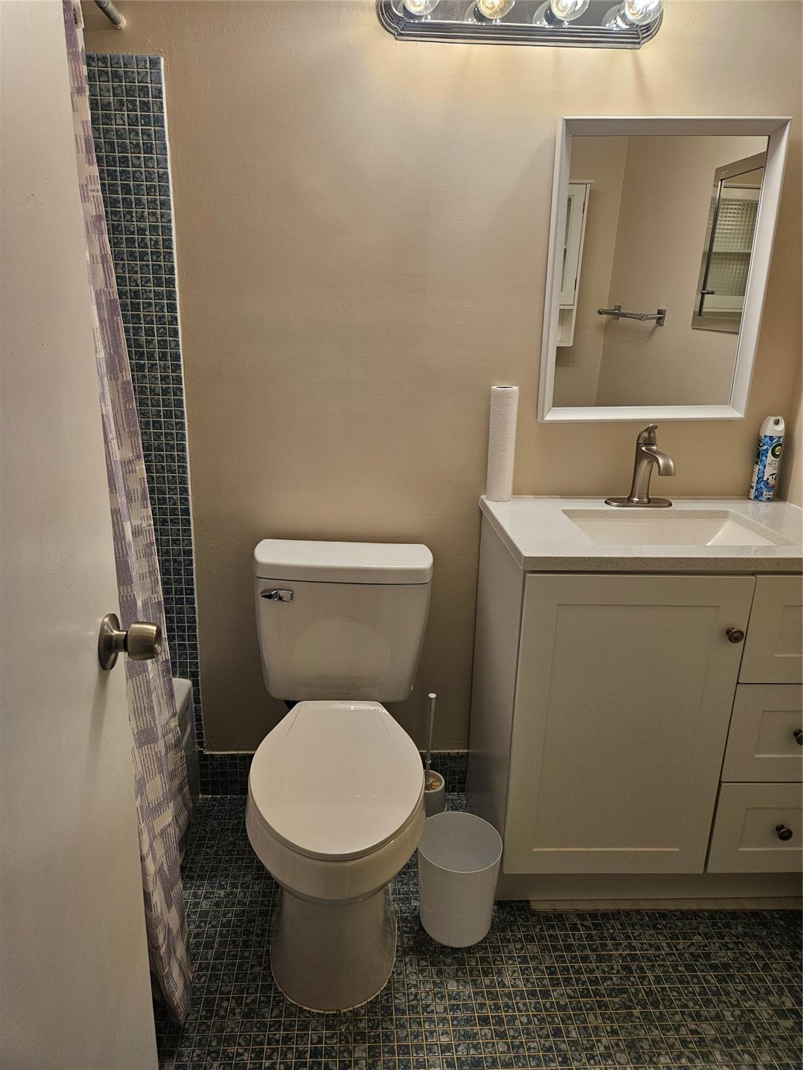 82 Tilford D 82 Property Photo 7