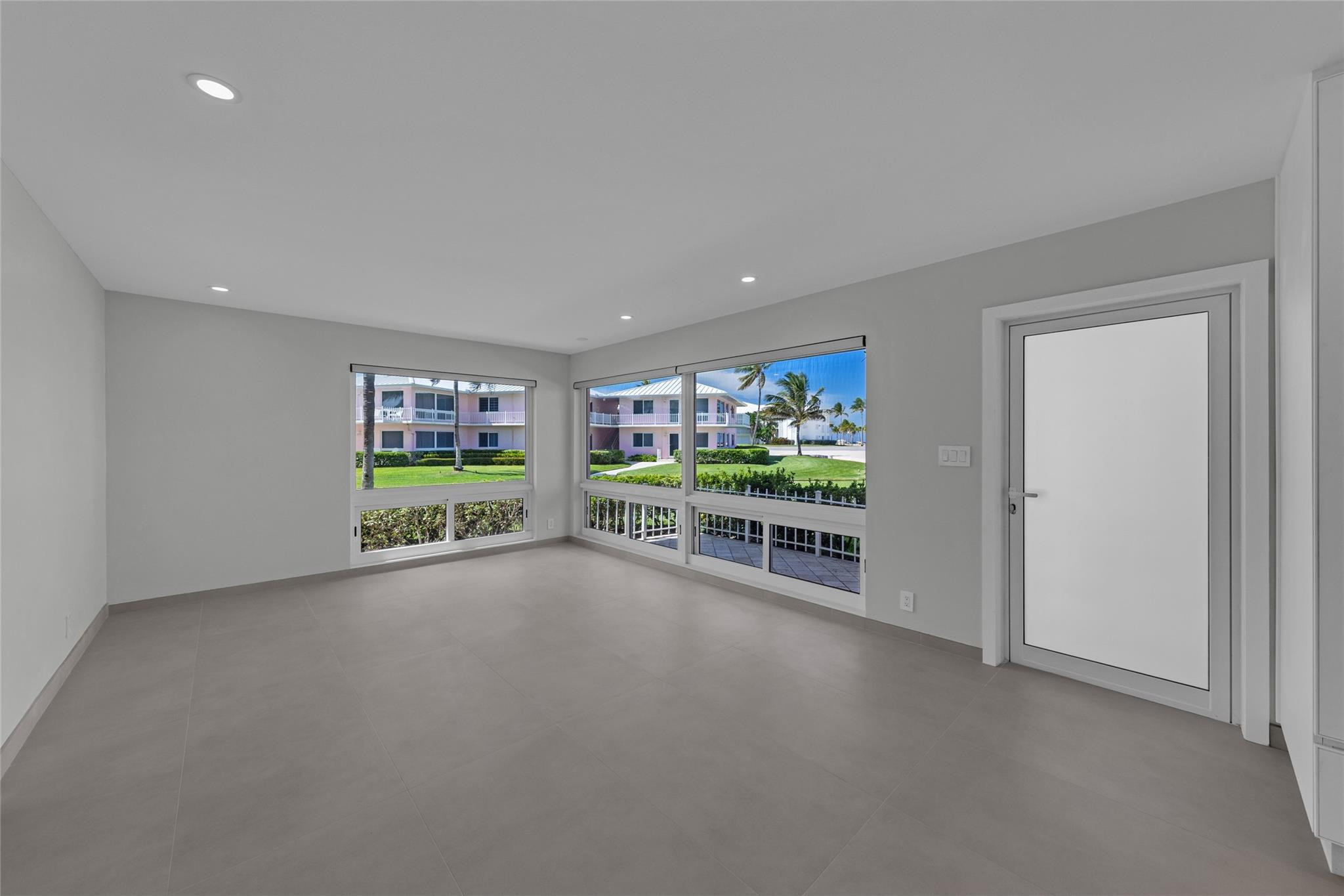 1922 S Ocean Lane 10 Property Photo 9