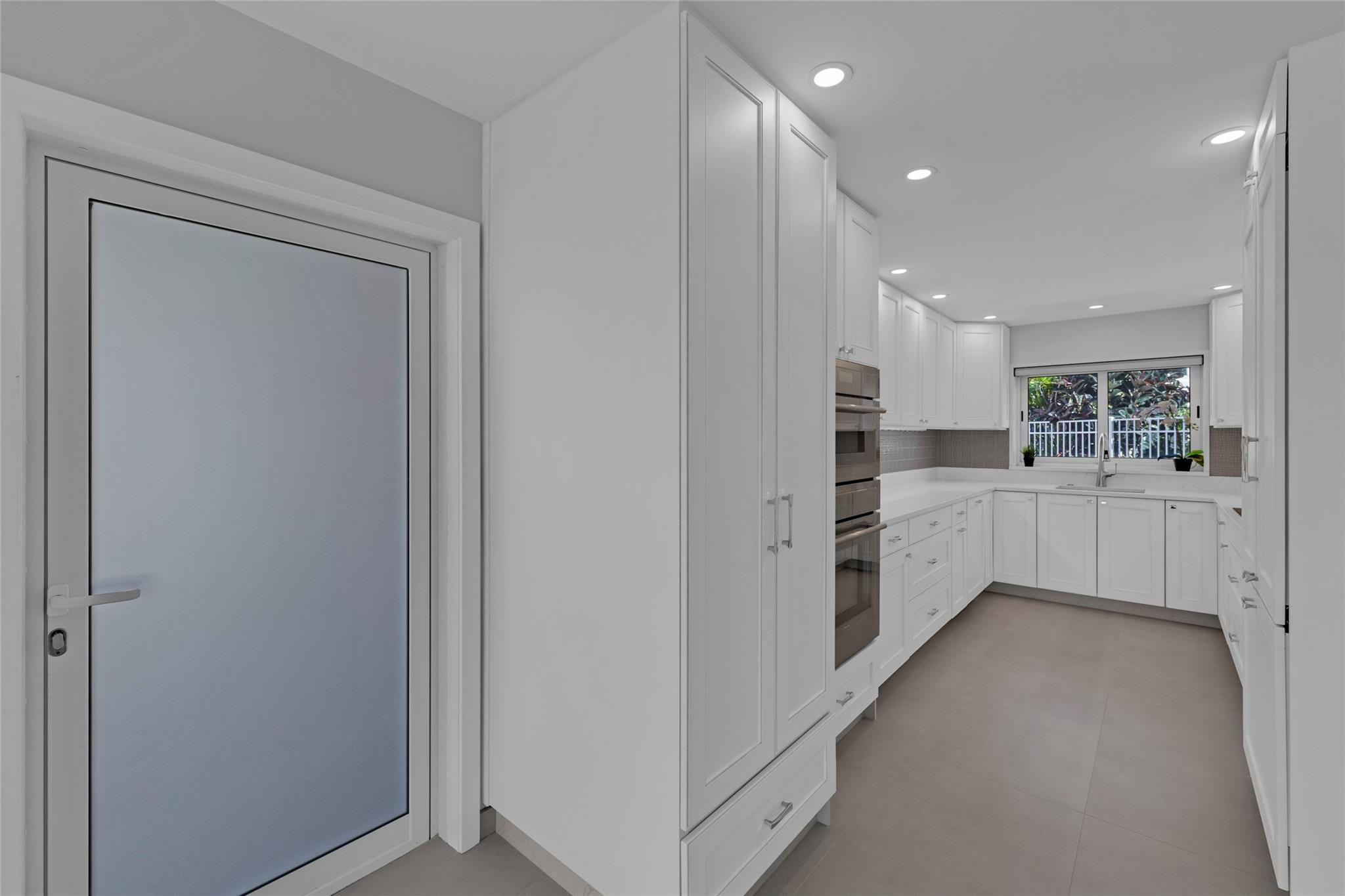 1922 S Ocean Lane 10 Property Photo 10