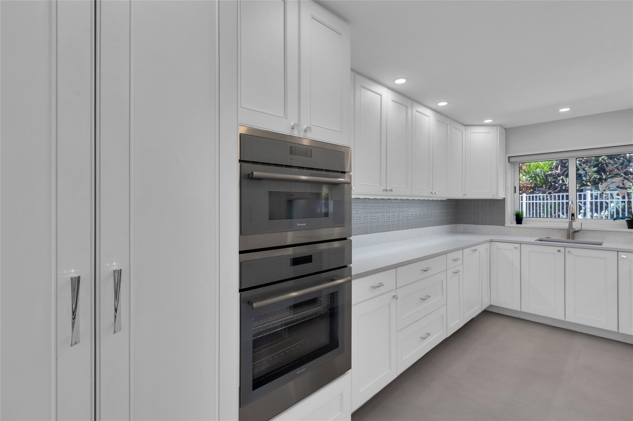 1922 S Ocean Lane 10 Property Photo 11