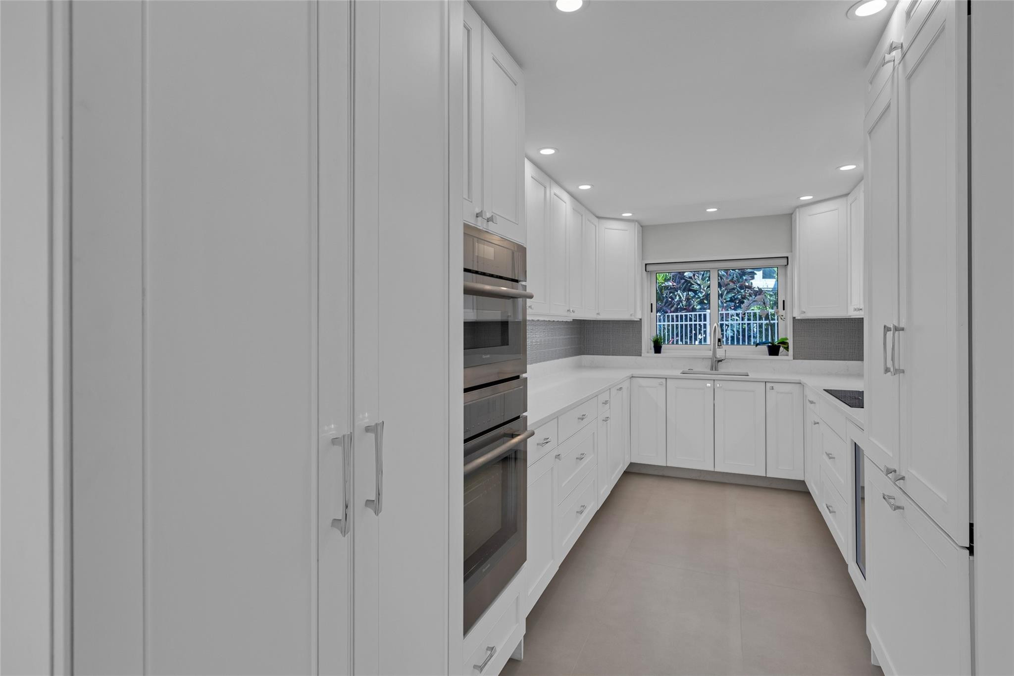 1922 S Ocean Lane 10 Property Photo 12