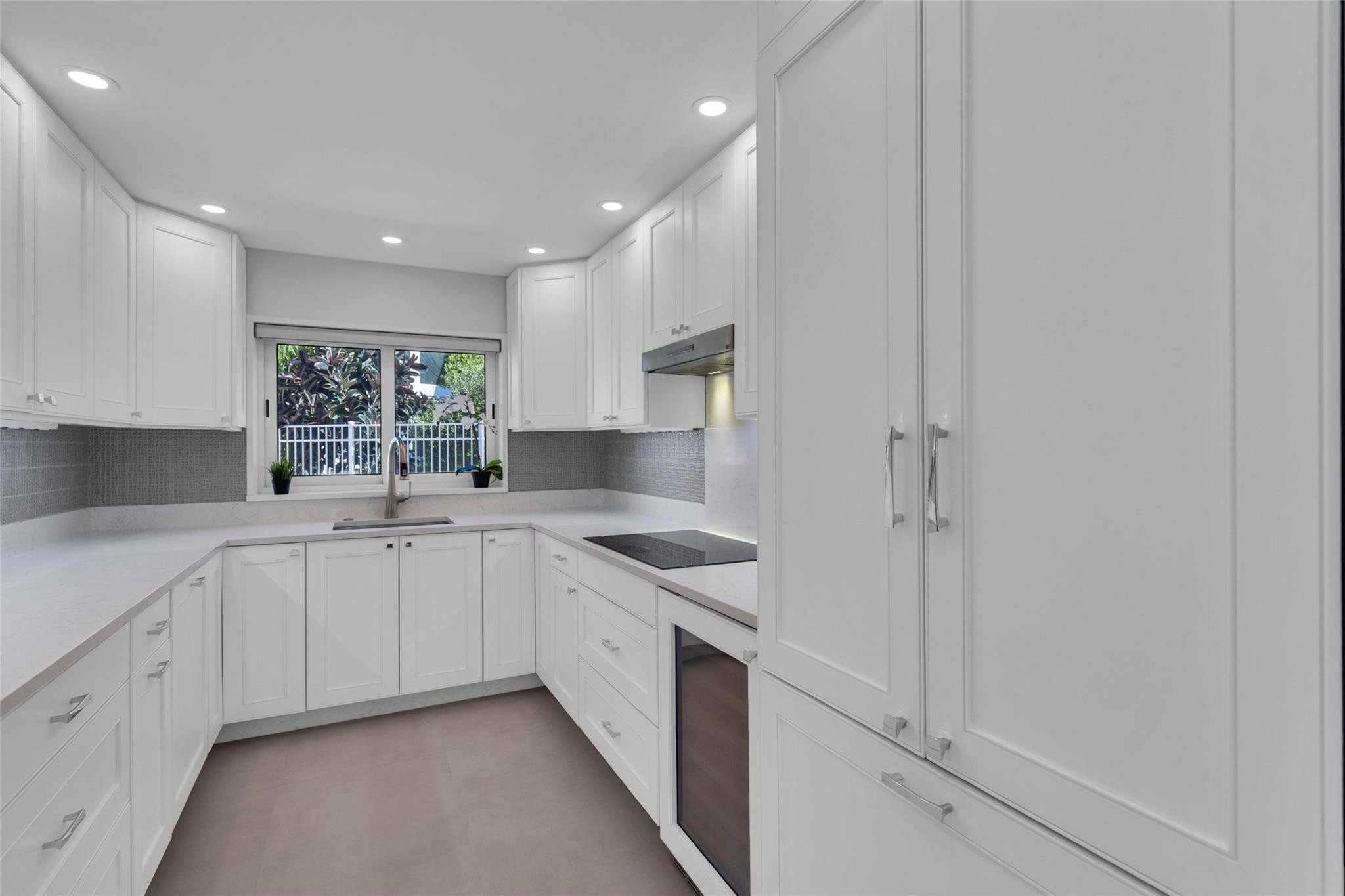 1922 S Ocean Lane 10 Property Photo 13