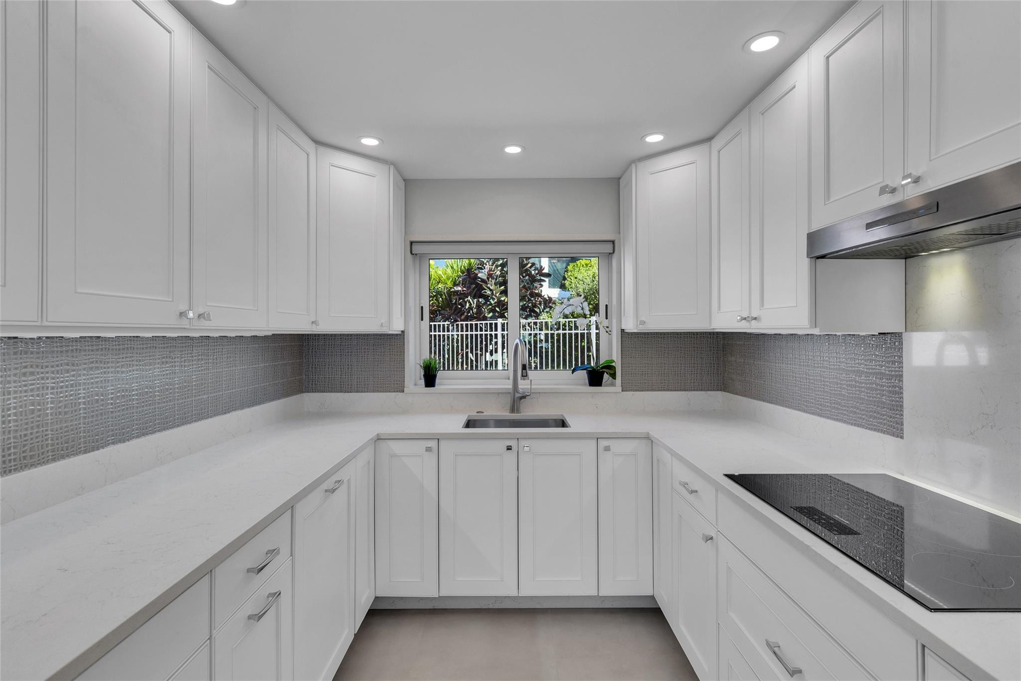 1922 S Ocean Lane 10 Property Photo 14