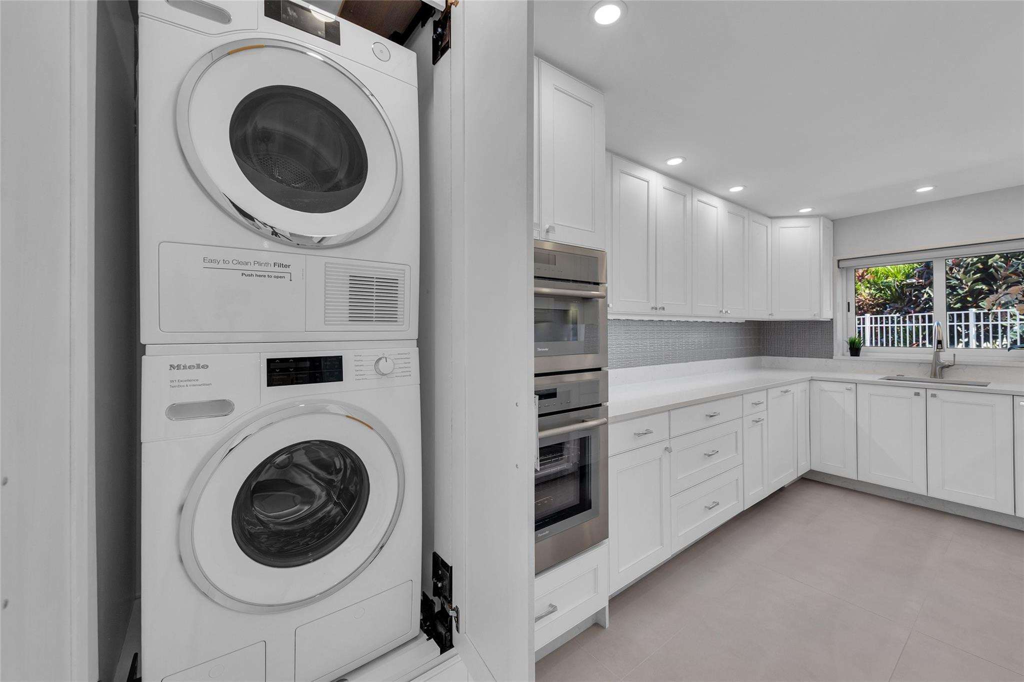 1922 S Ocean Lane 10 Property Photo 18