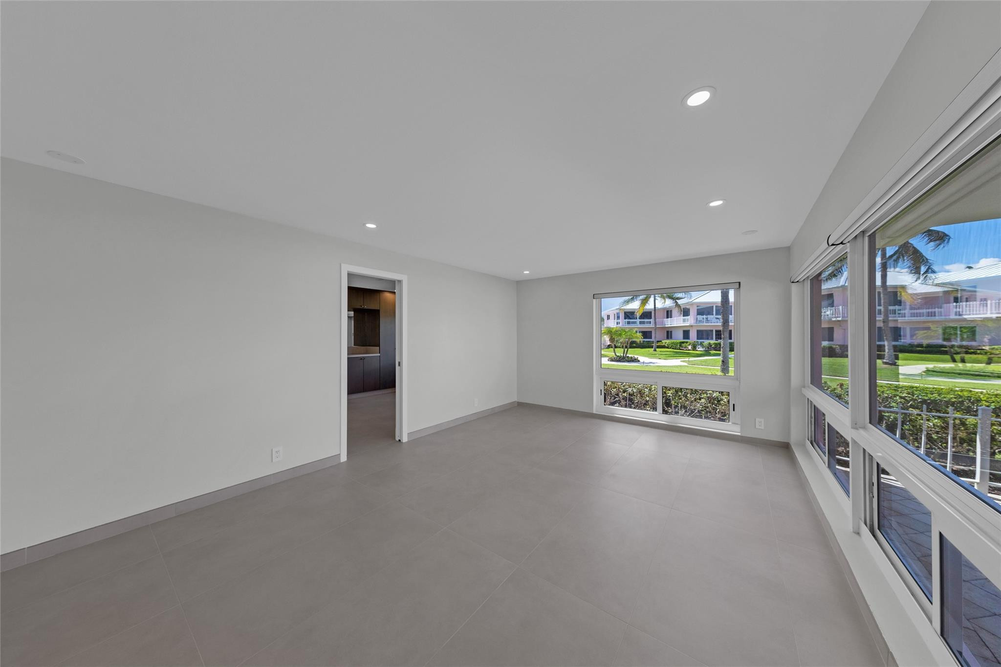1922 S Ocean Lane 10 Property Photo 23