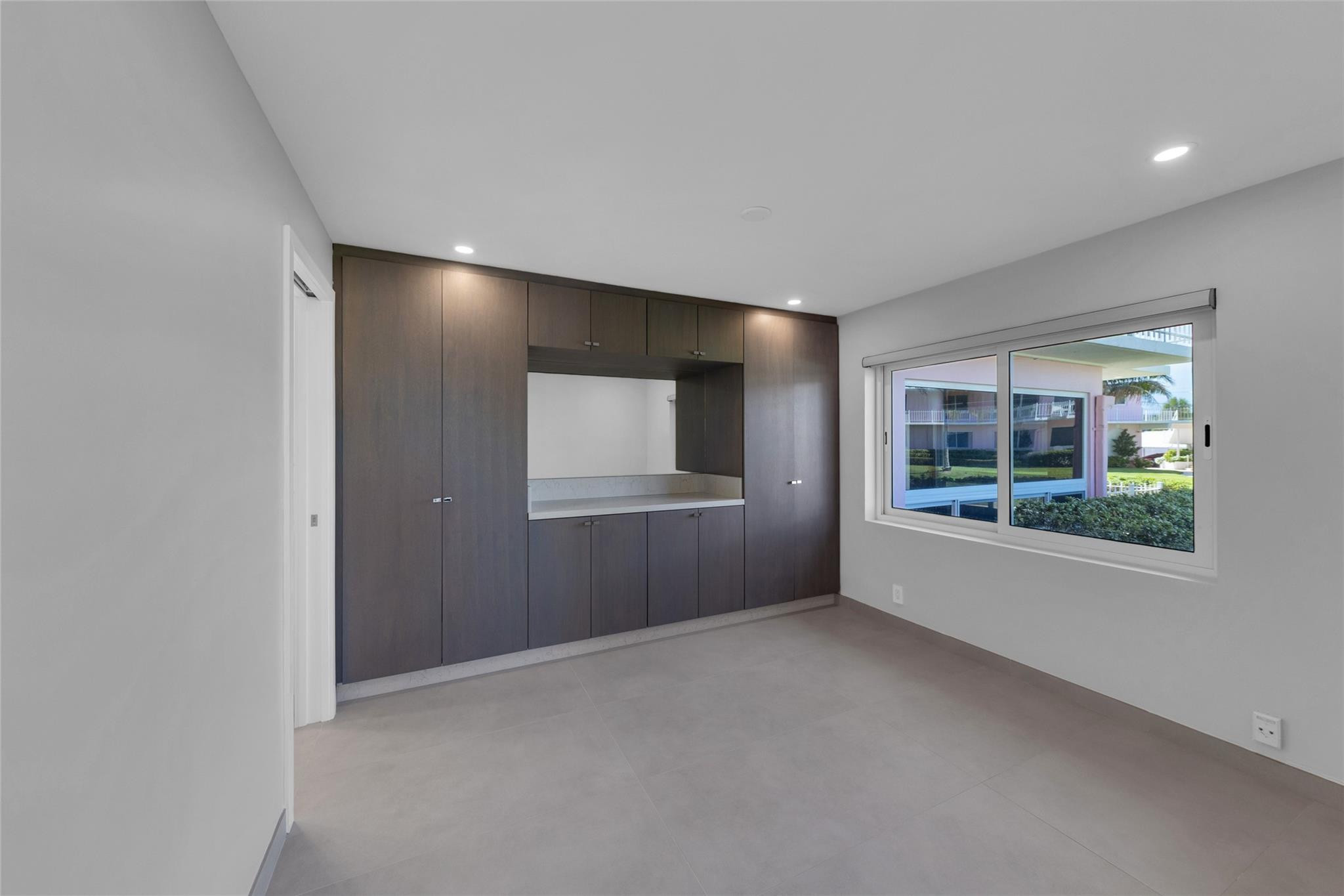 1922 S Ocean Lane 10 Property Photo 24