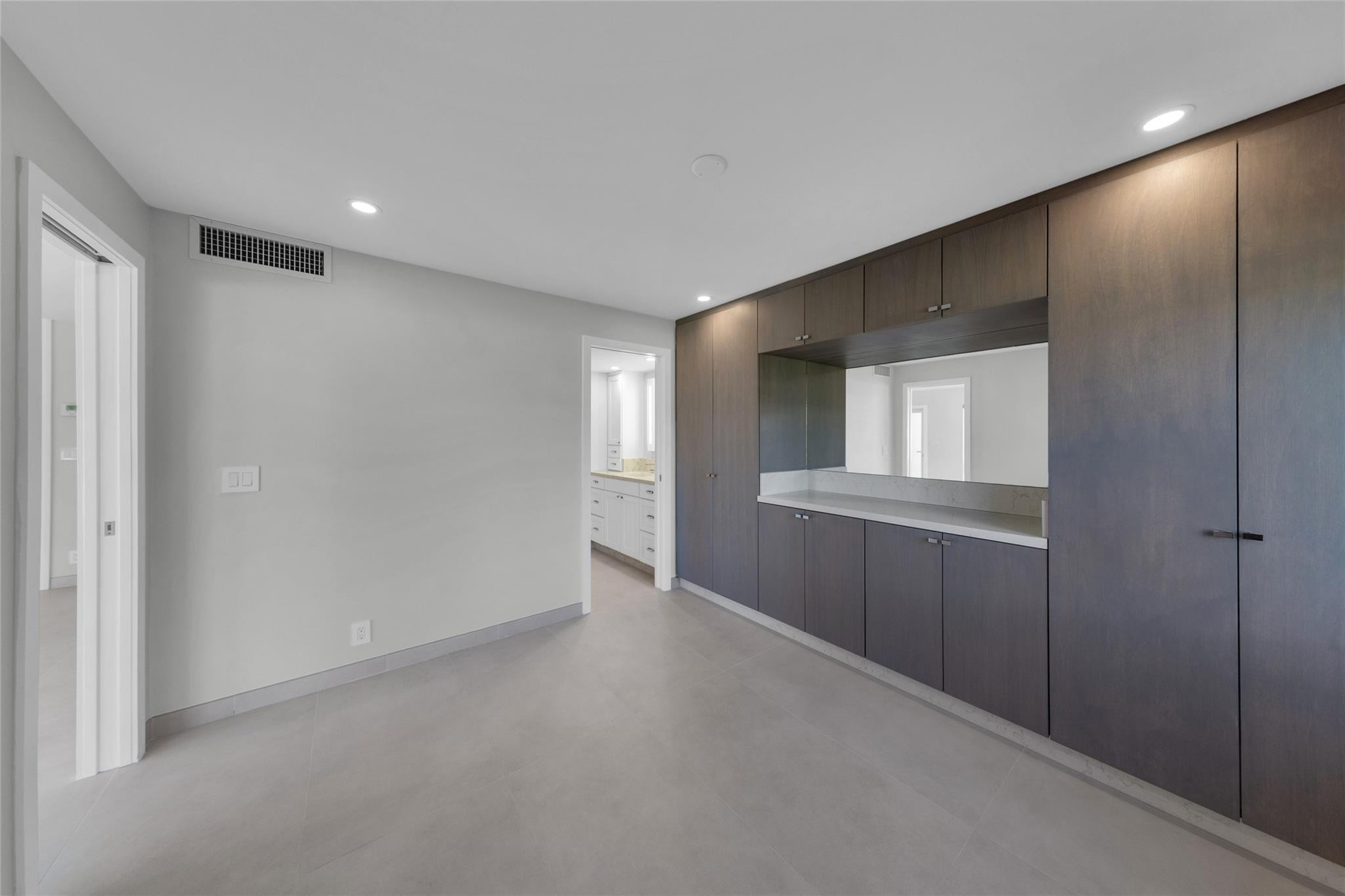 1922 S Ocean Lane 10 Property Photo 27