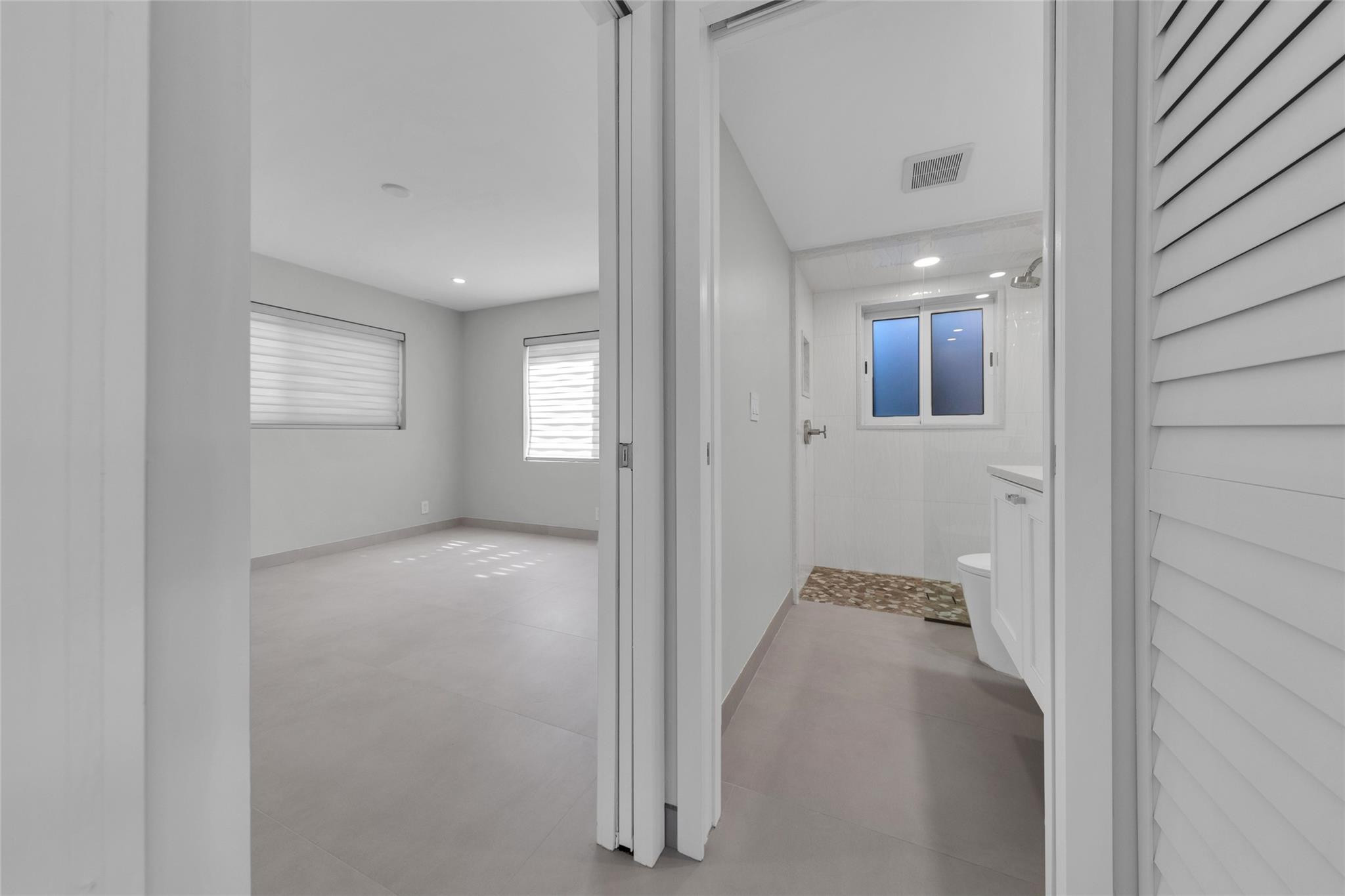 1922 S Ocean Lane 10 Property Photo 30