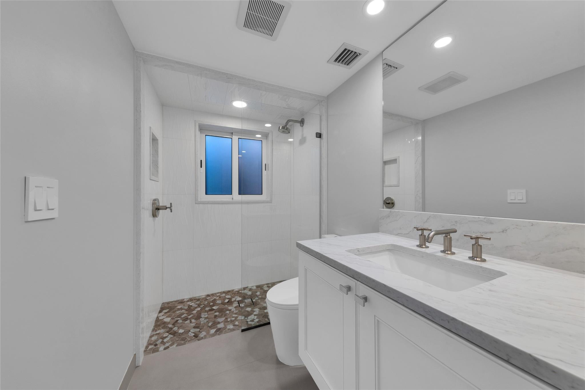 1922 S Ocean Lane 10 Property Photo 31