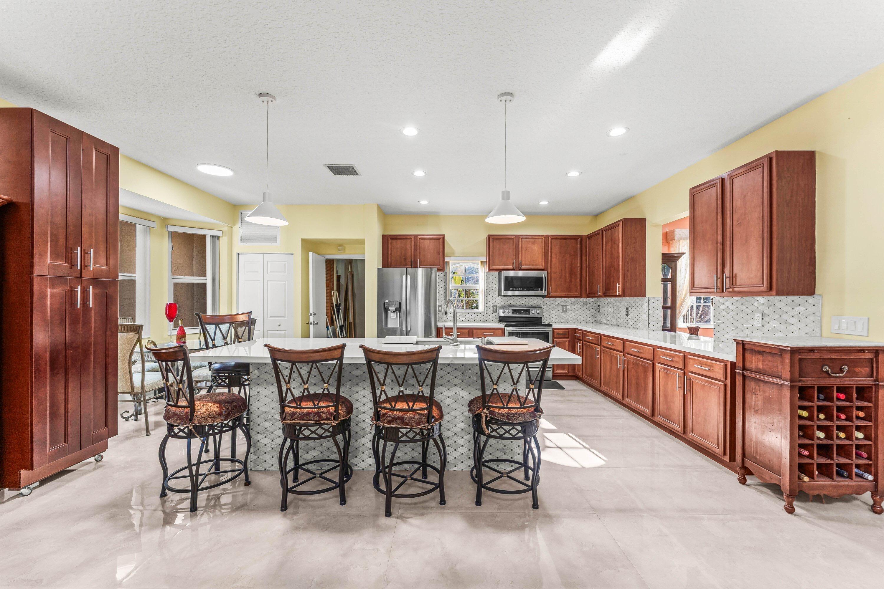 6220 Kelty Way Property Photo 13