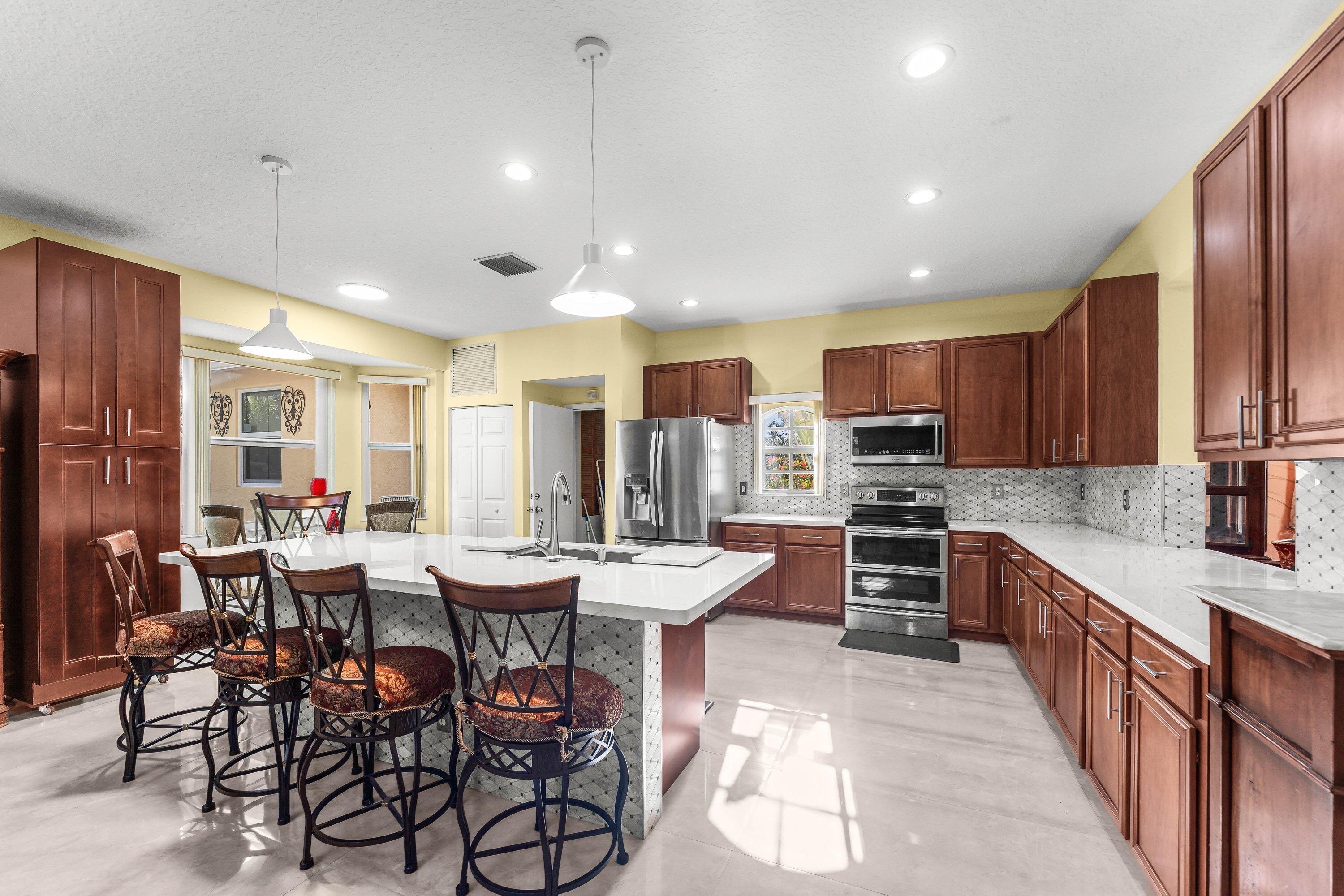 6220 Kelty Way Property Photo 24