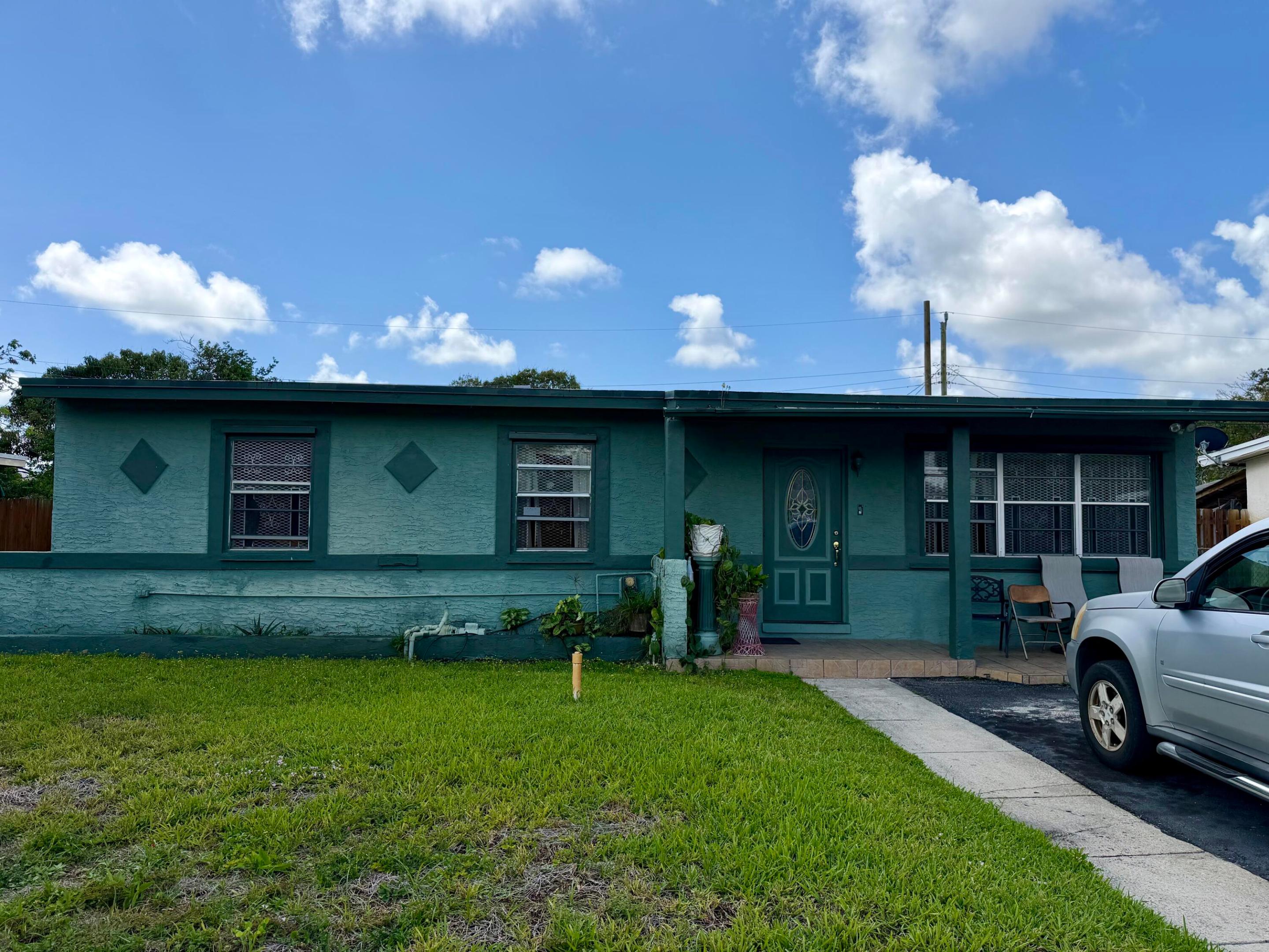 1004 Nw 12th Street Property Photo 2