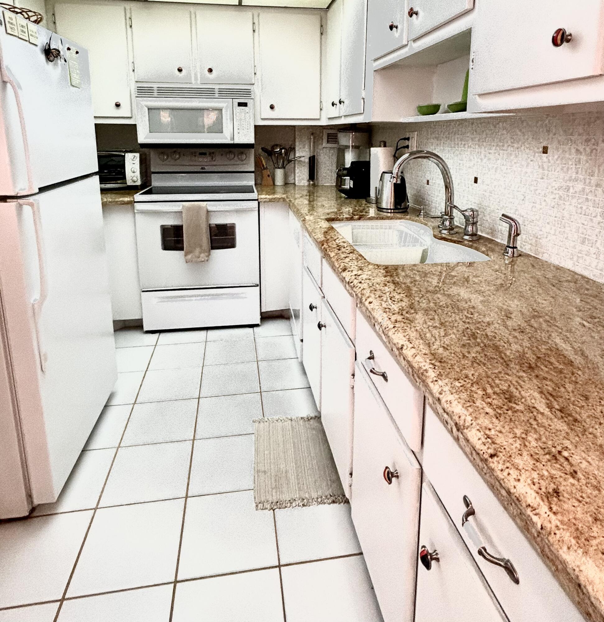 2840 S Ocean Boulevard 2210 Property Photo 13