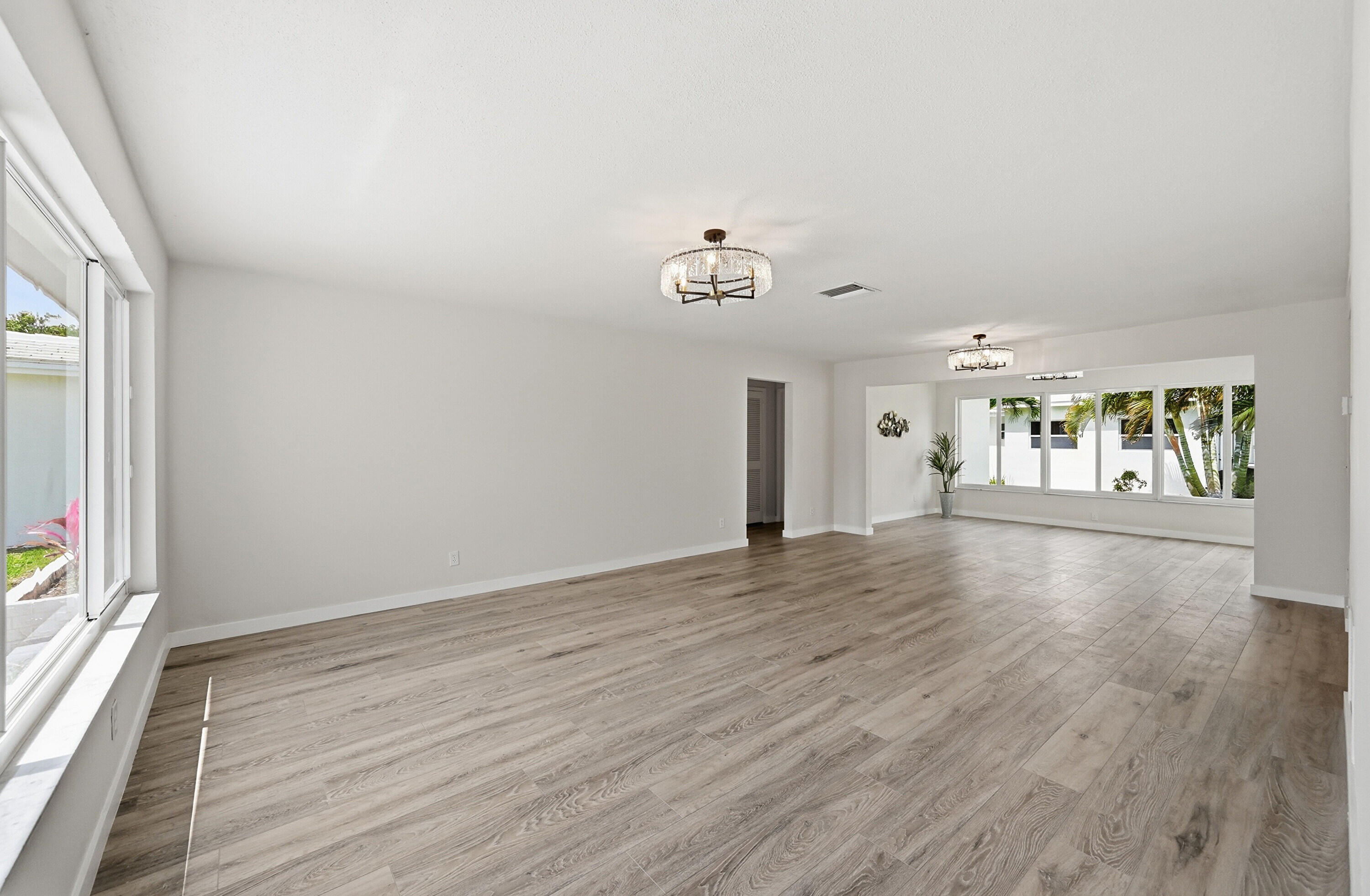 2631 W Golf Boulevard Property Photo 5