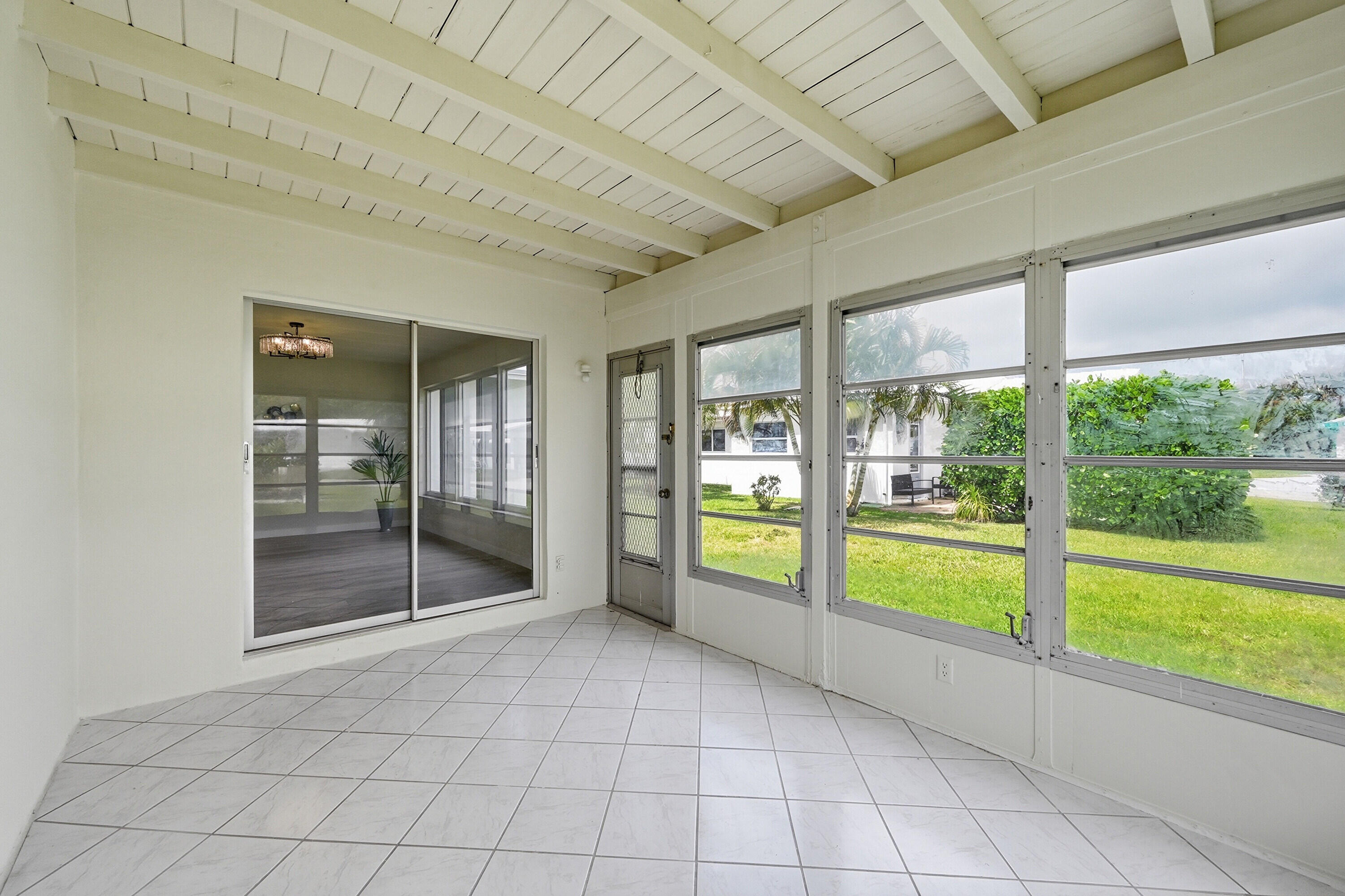 2631 W Golf Boulevard Property Photo 8