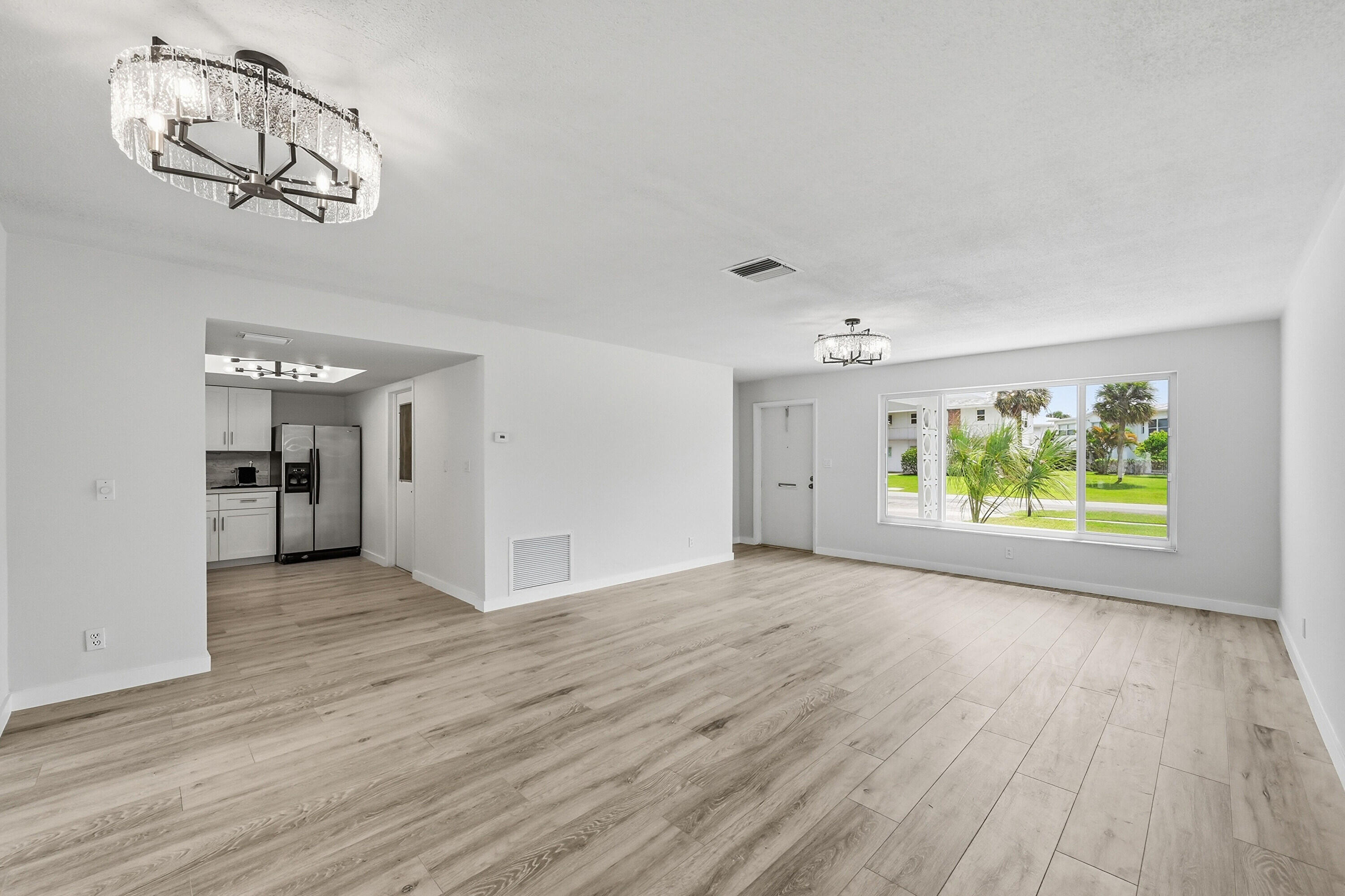 2631 W Golf Boulevard Property Photo 10