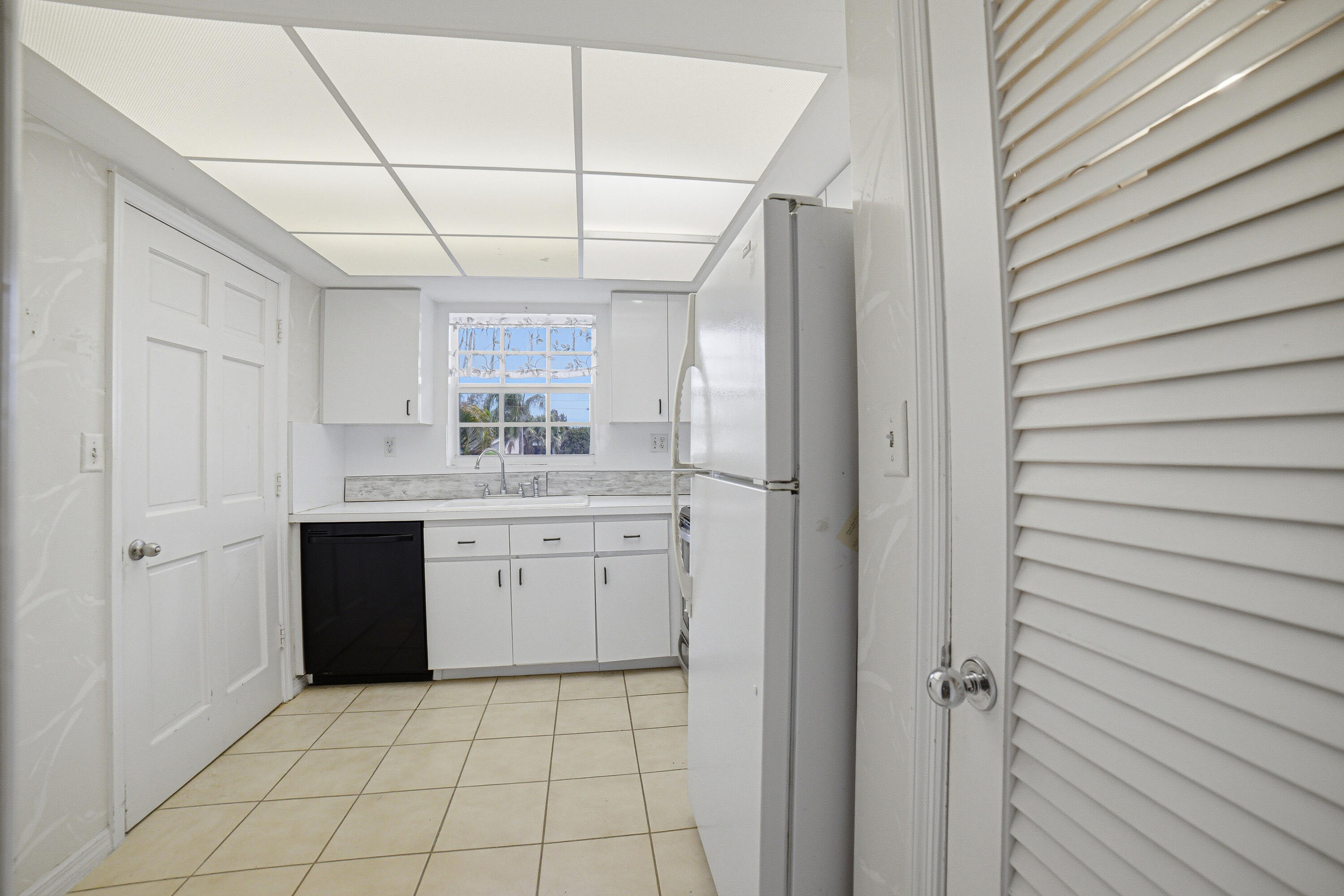 169 Atlantis Boulevard 205 Property Photo 11