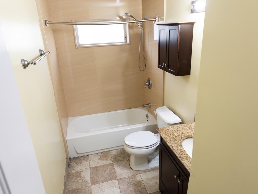 6717 Nw 59th Street Property Photo 9