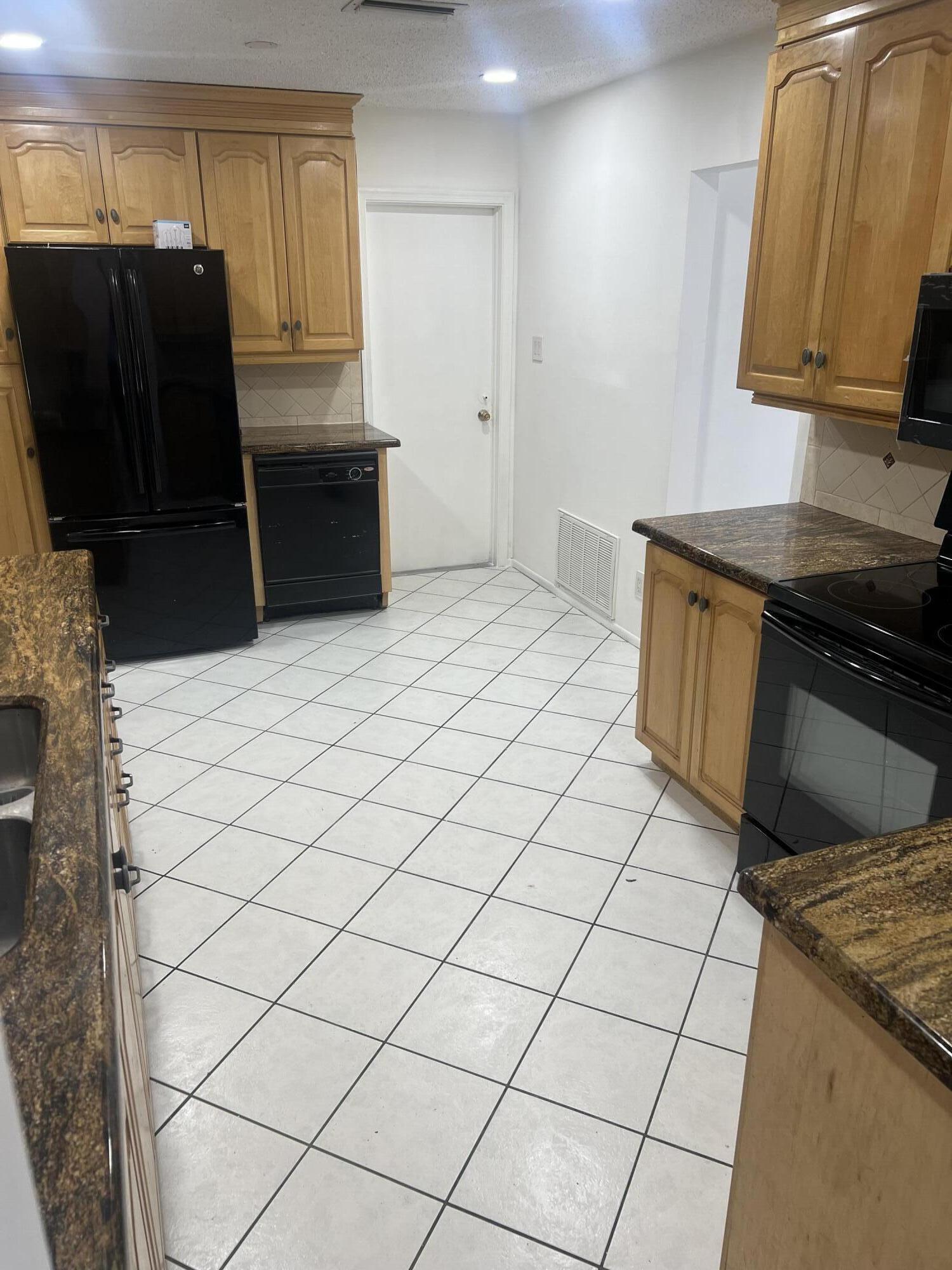 6717 Nw 59th Street Property Photo 20