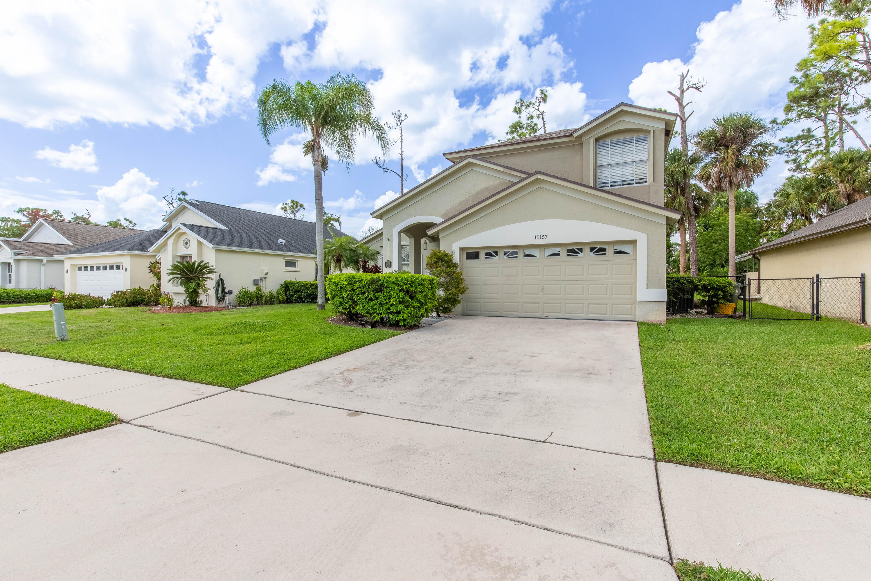 15157 Oak Chase Court Property Photo 2