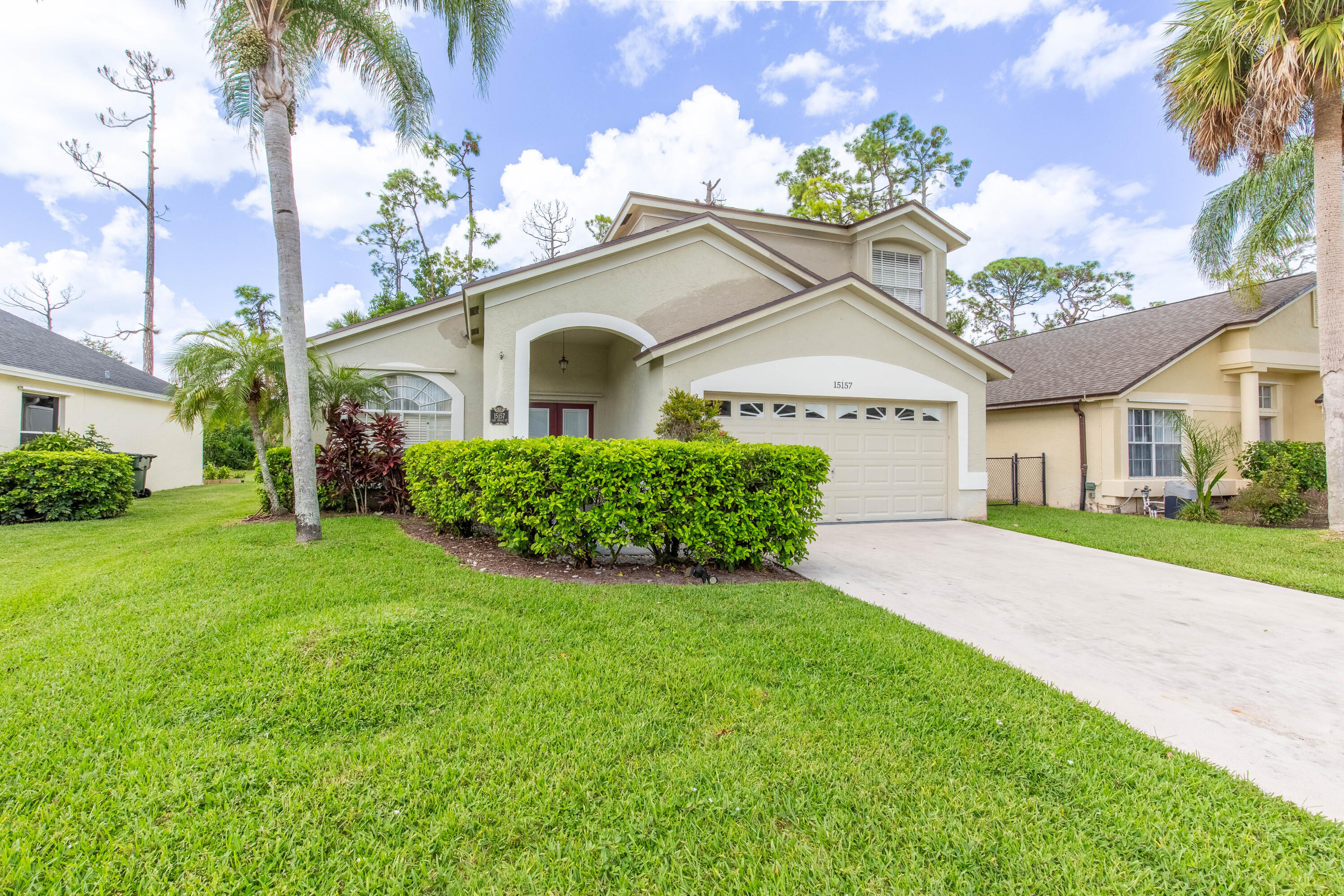 15157 Oak Chase Court Property Photo 4