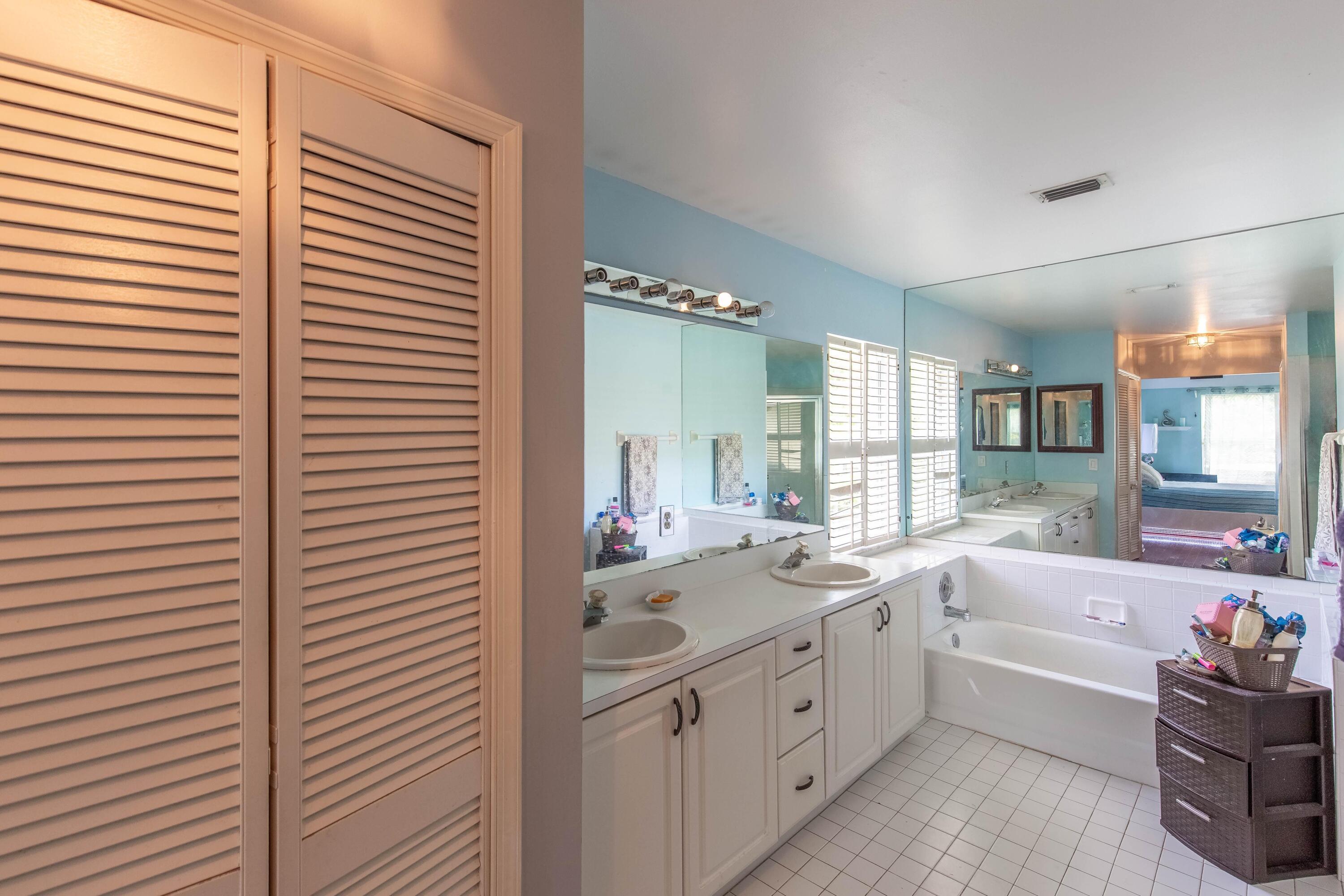 15157 Oak Chase Court Property Photo 17