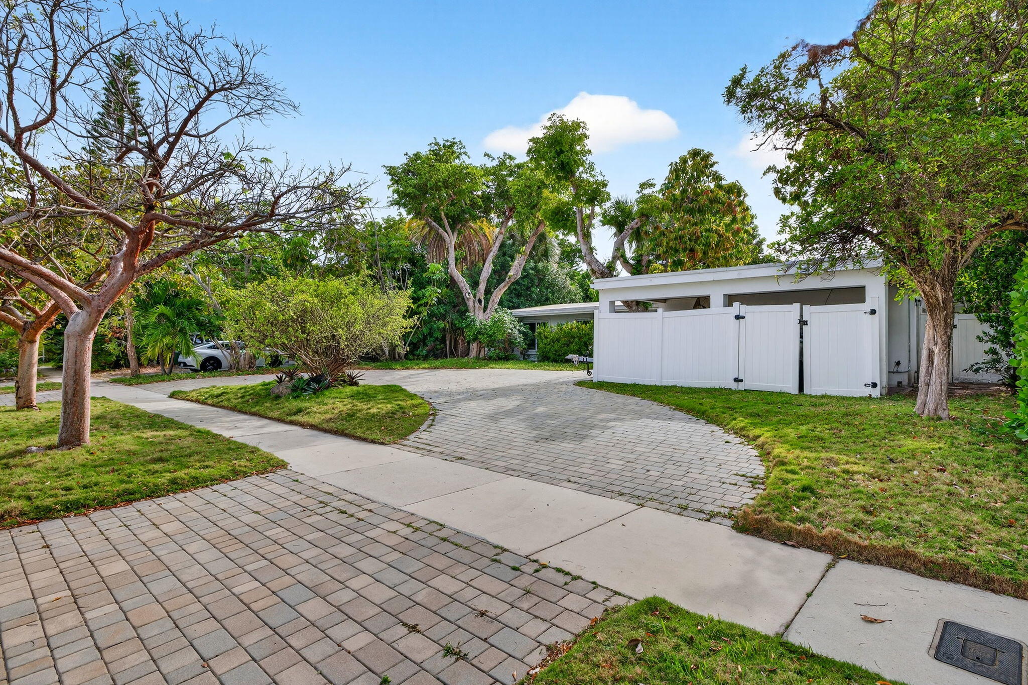 1935 Se 25th Avenue Property Photo 6