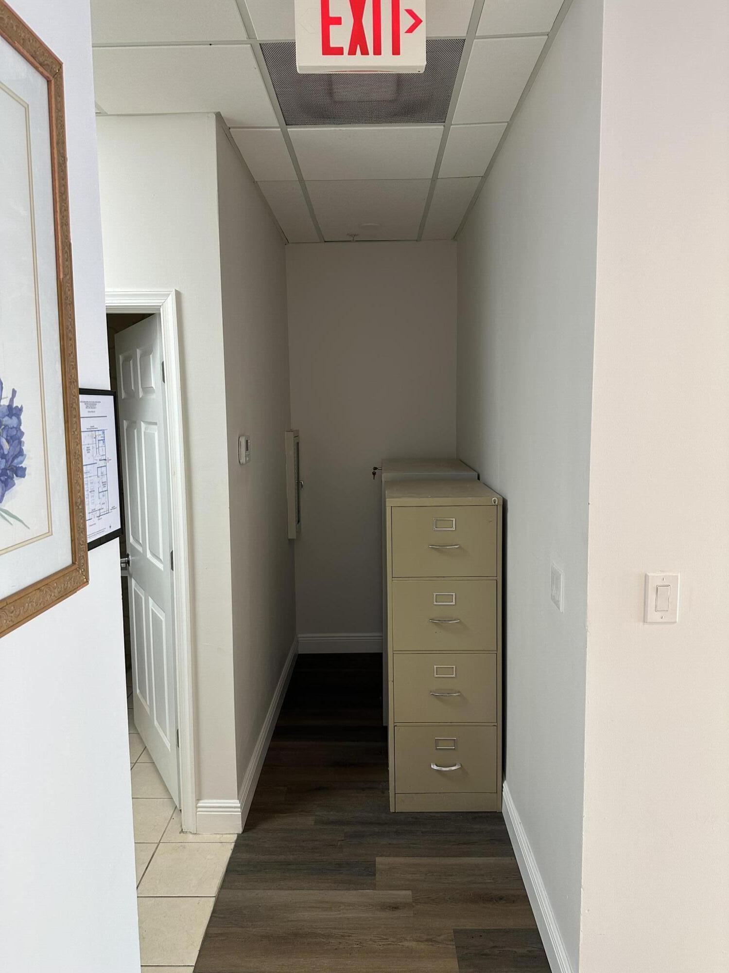 6435 W Commercial Boulevard Property Photo 5