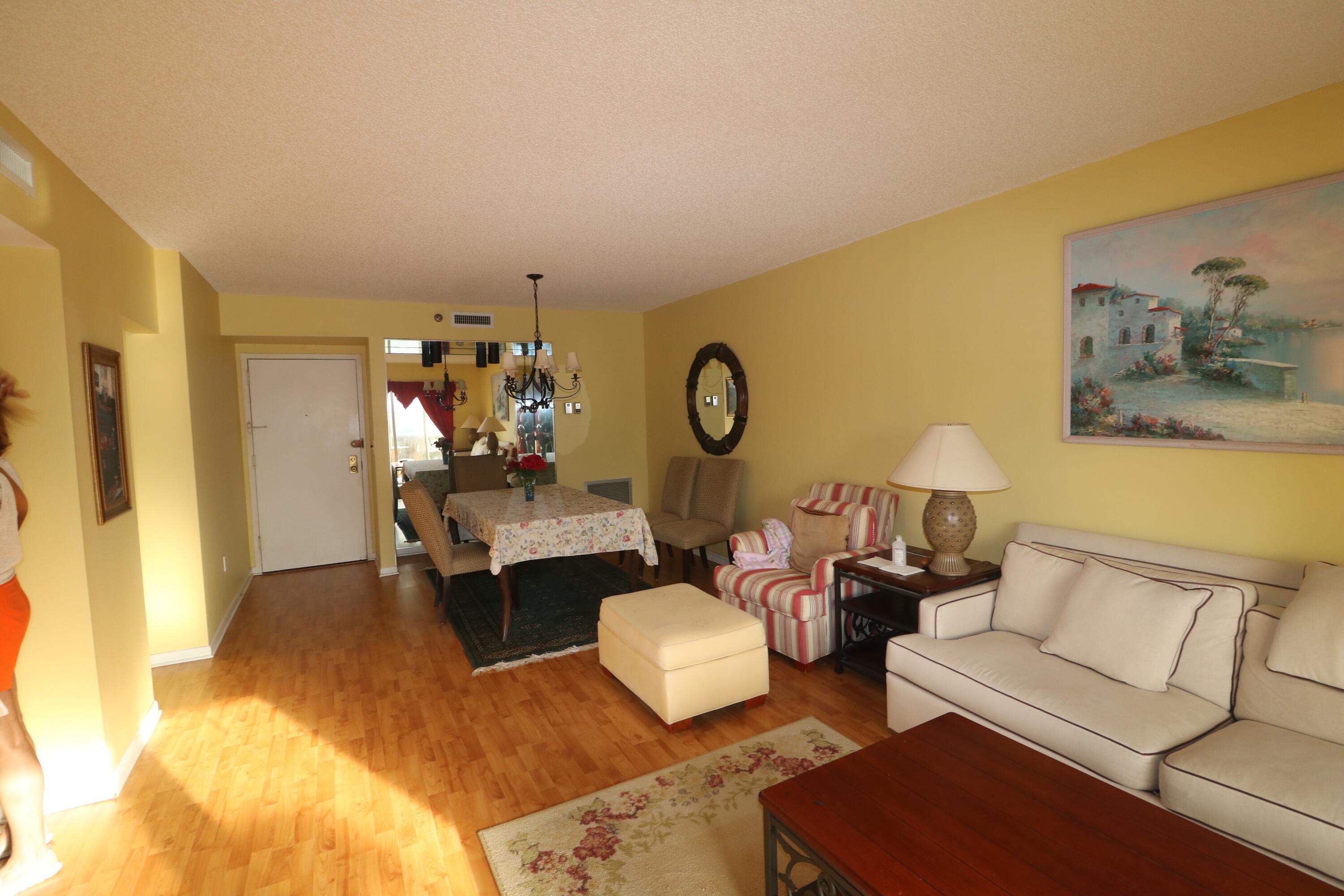 4001 Hillcrest Drive 510 Property Photo 2