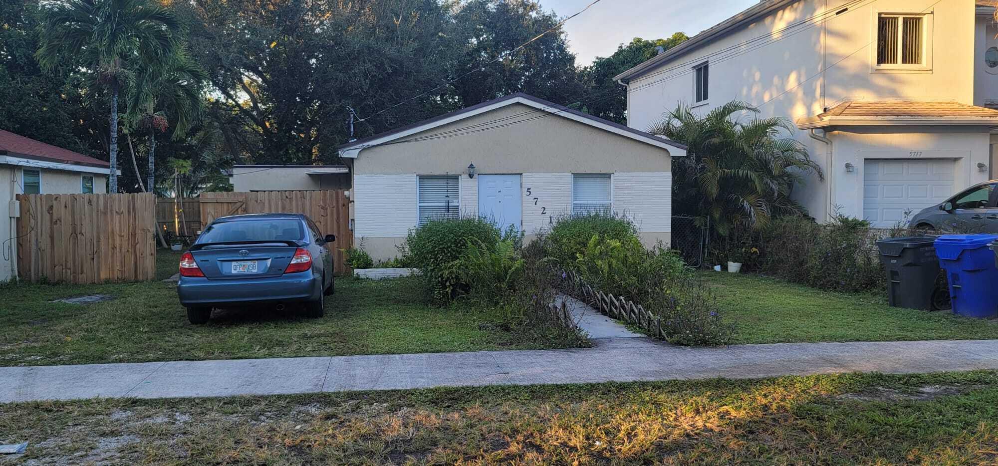 5721 Fillmore Street Property Photo 3