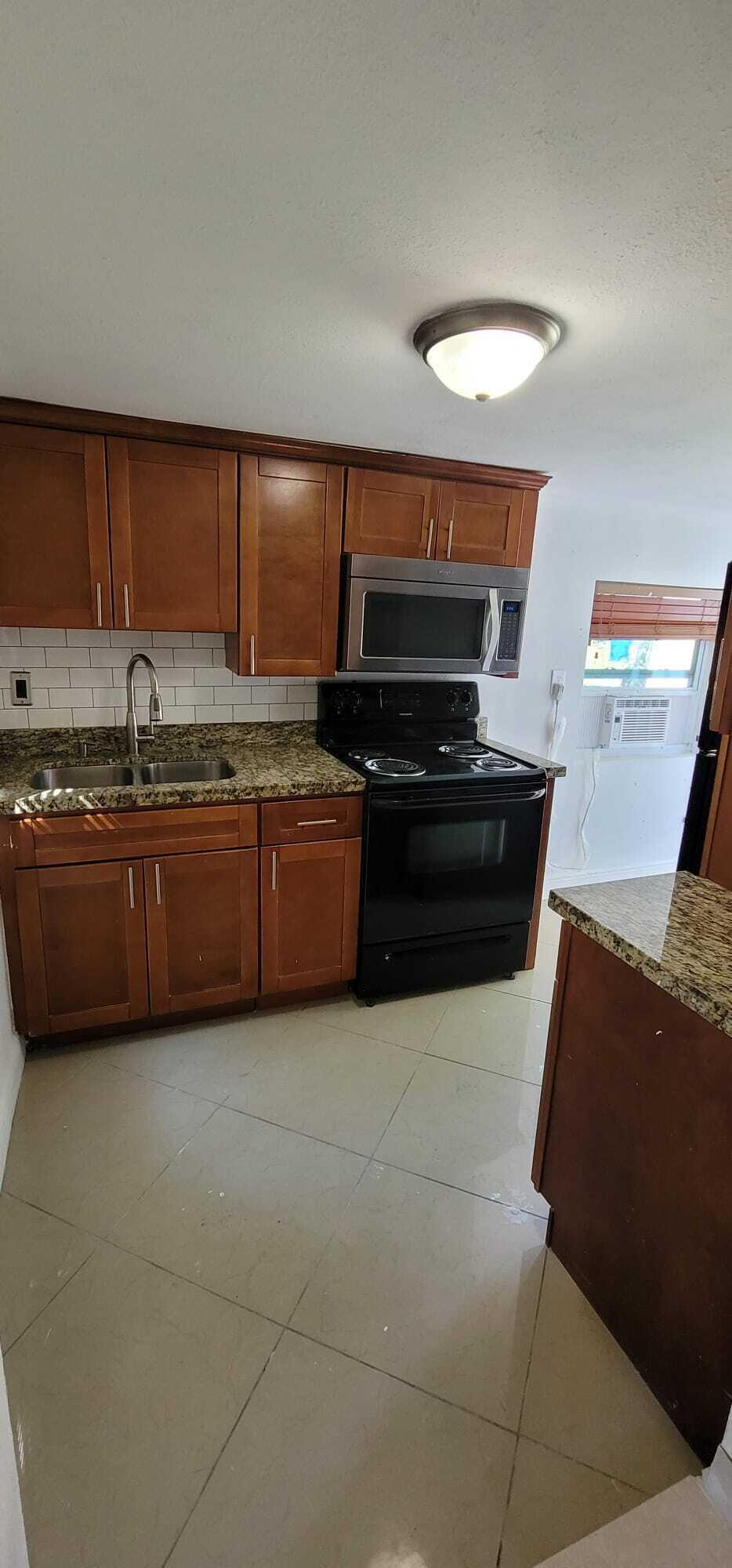 5721 Fillmore Street Property Photo 4