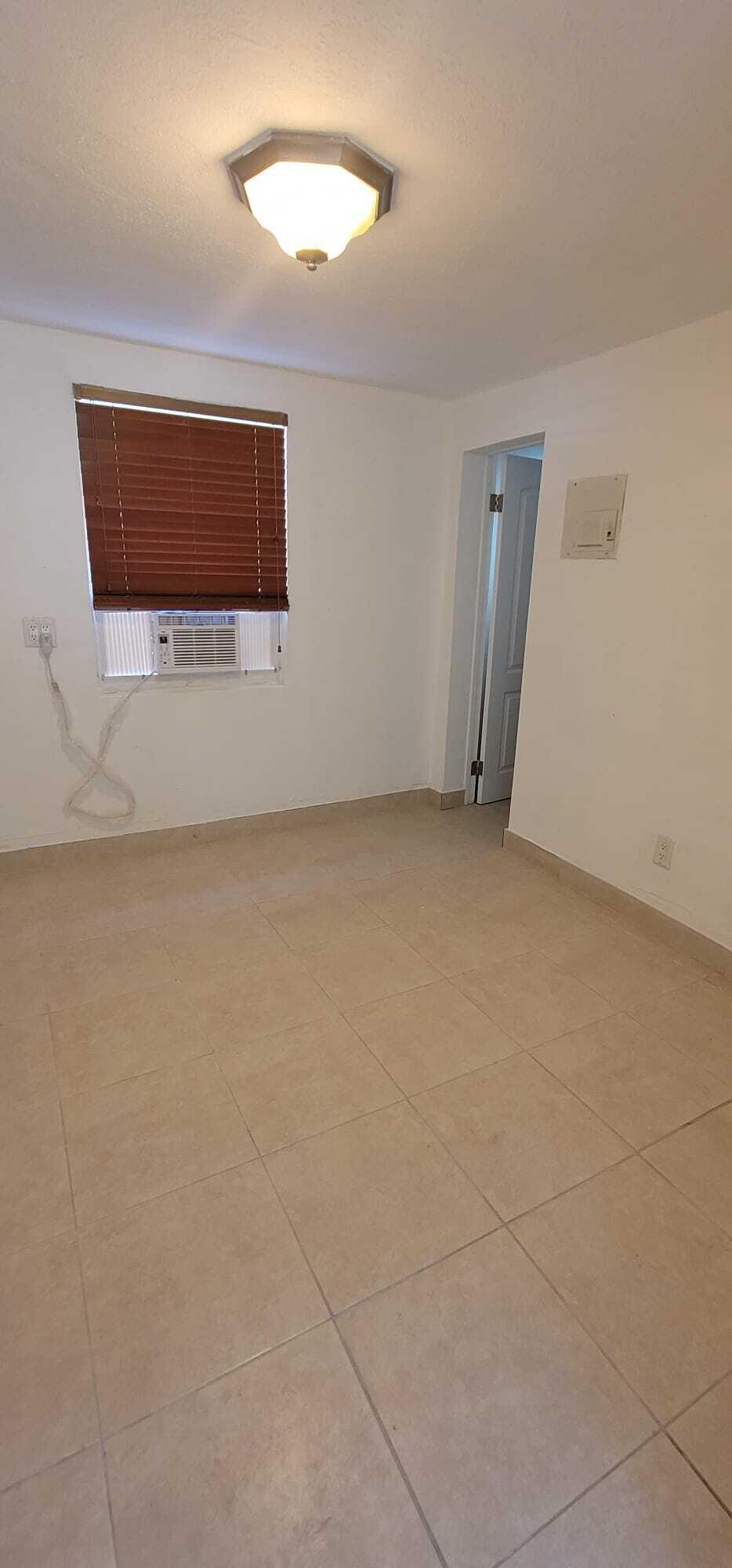 5721 Fillmore Street Property Photo 6