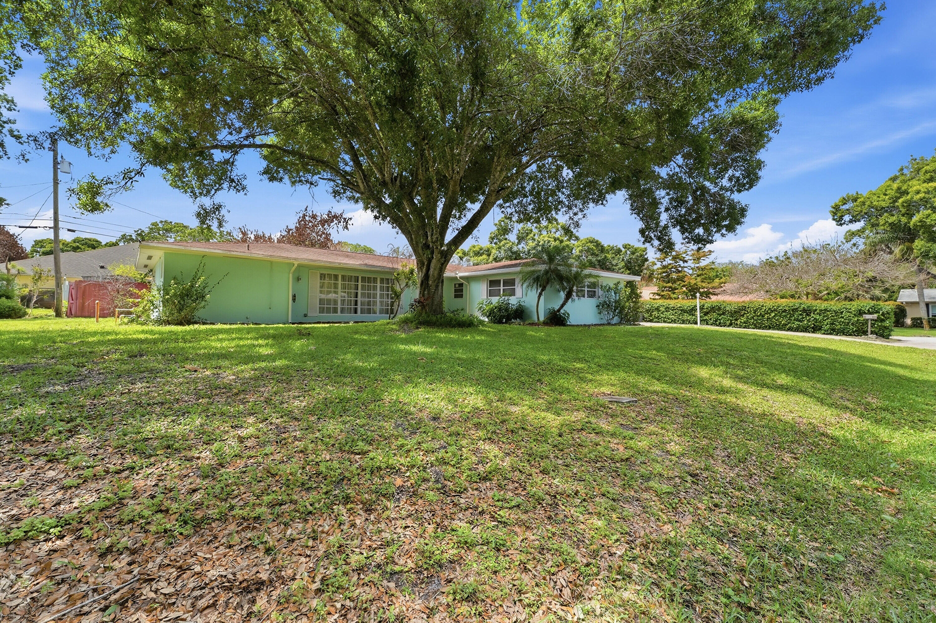 2115 15th Place Property Photo 6