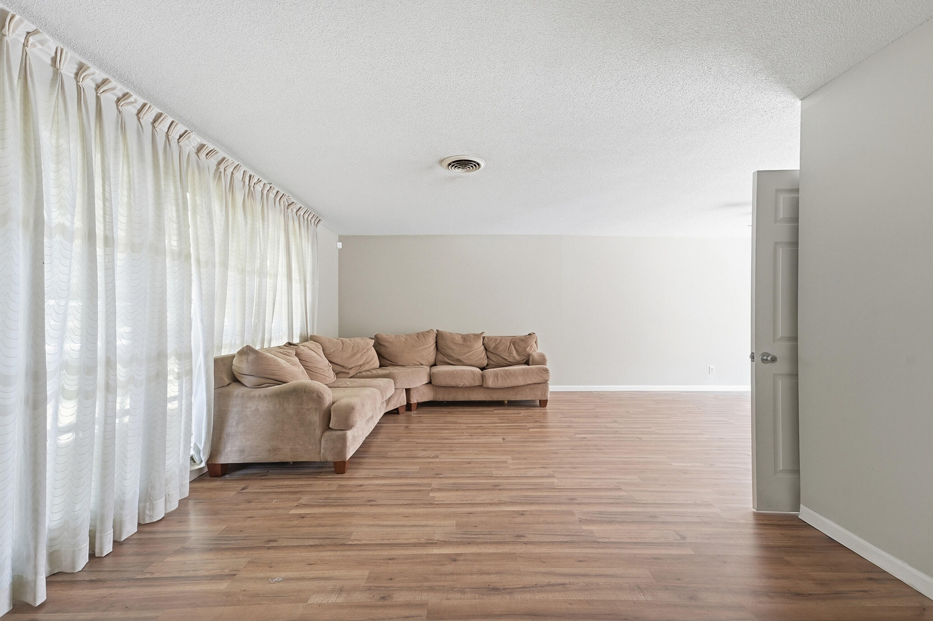 2115 15th Place Property Photo 7