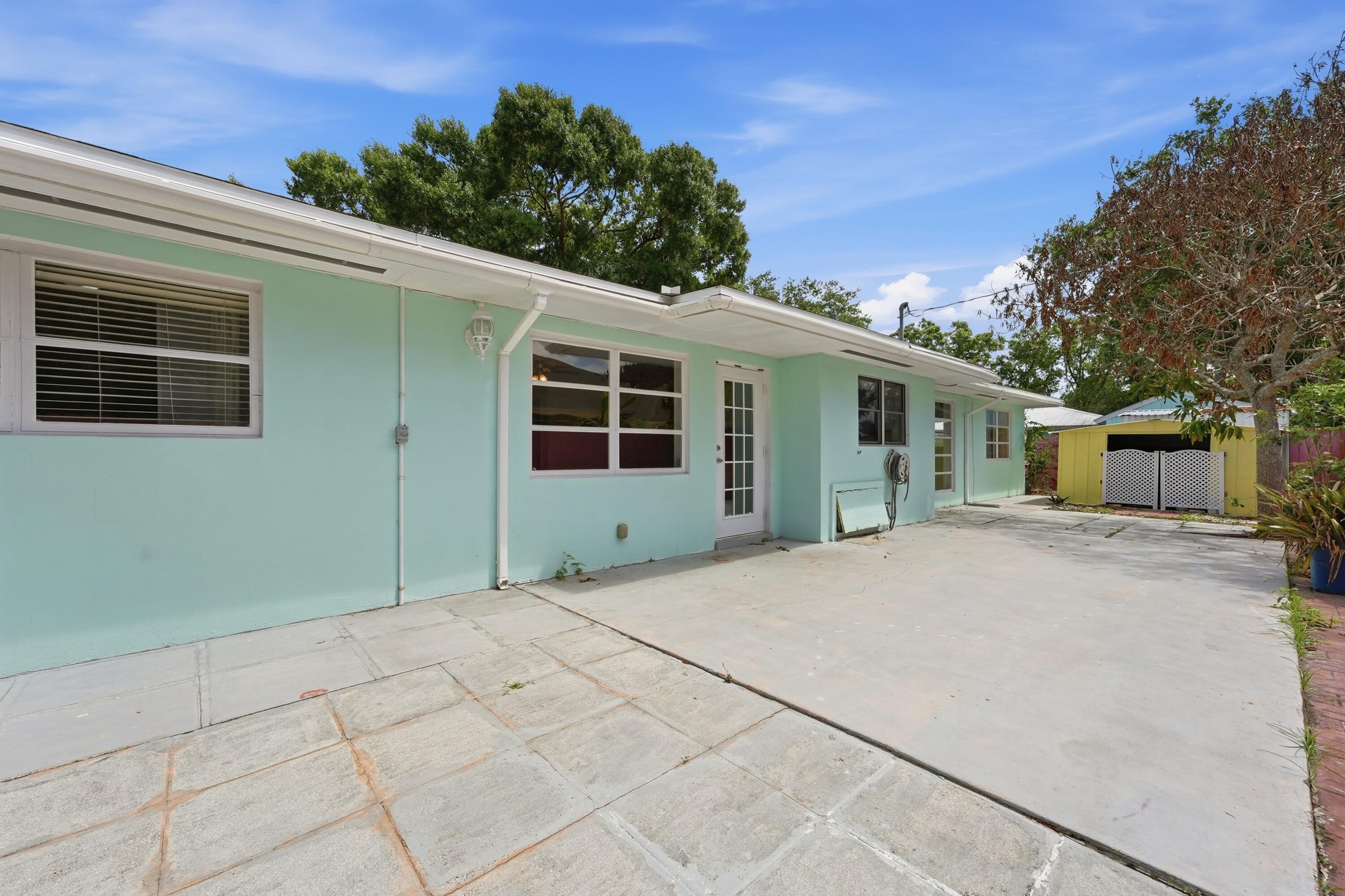 2115 15th Place Property Photo 27