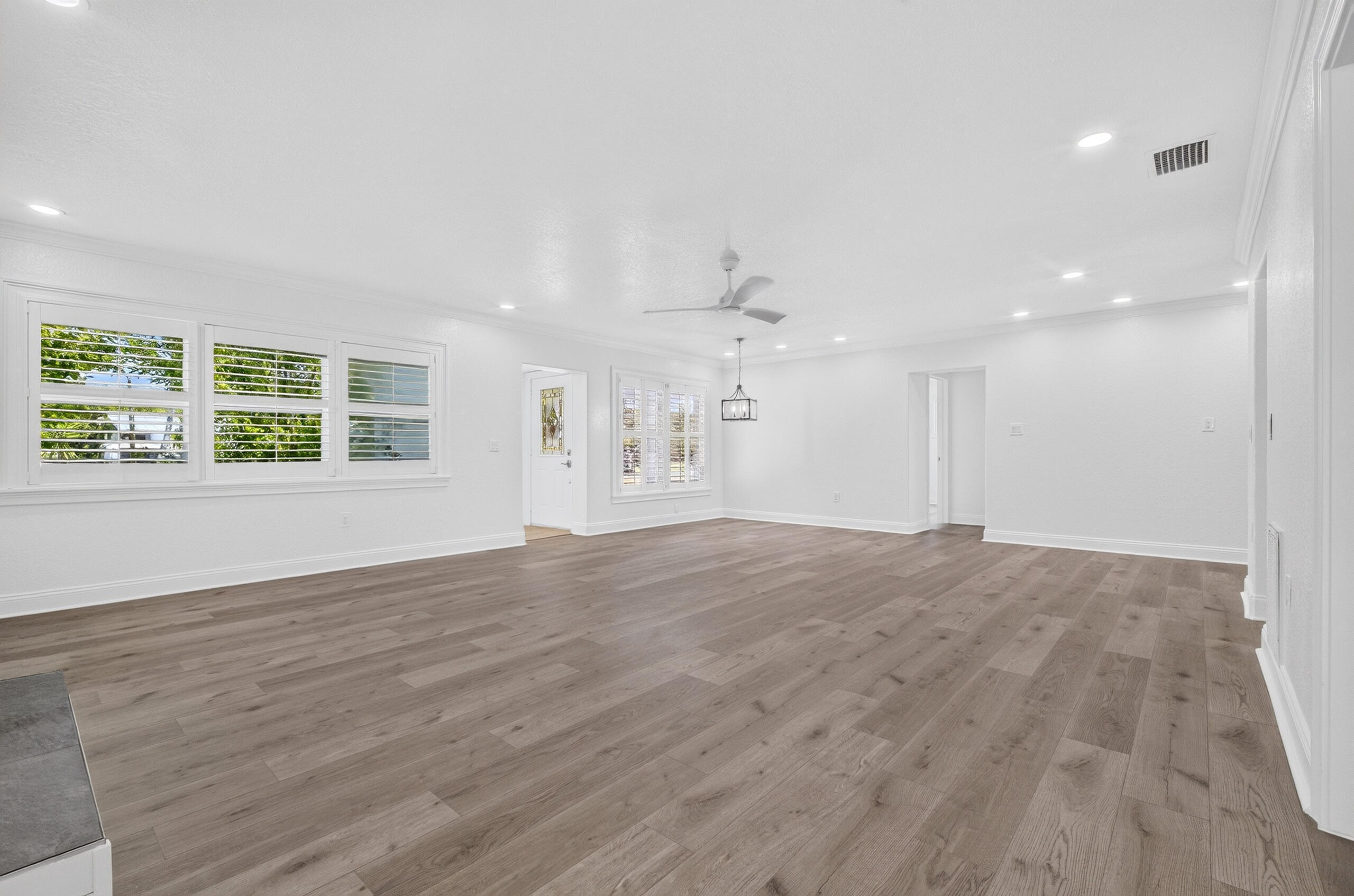 241 14th Place Property Photo 7